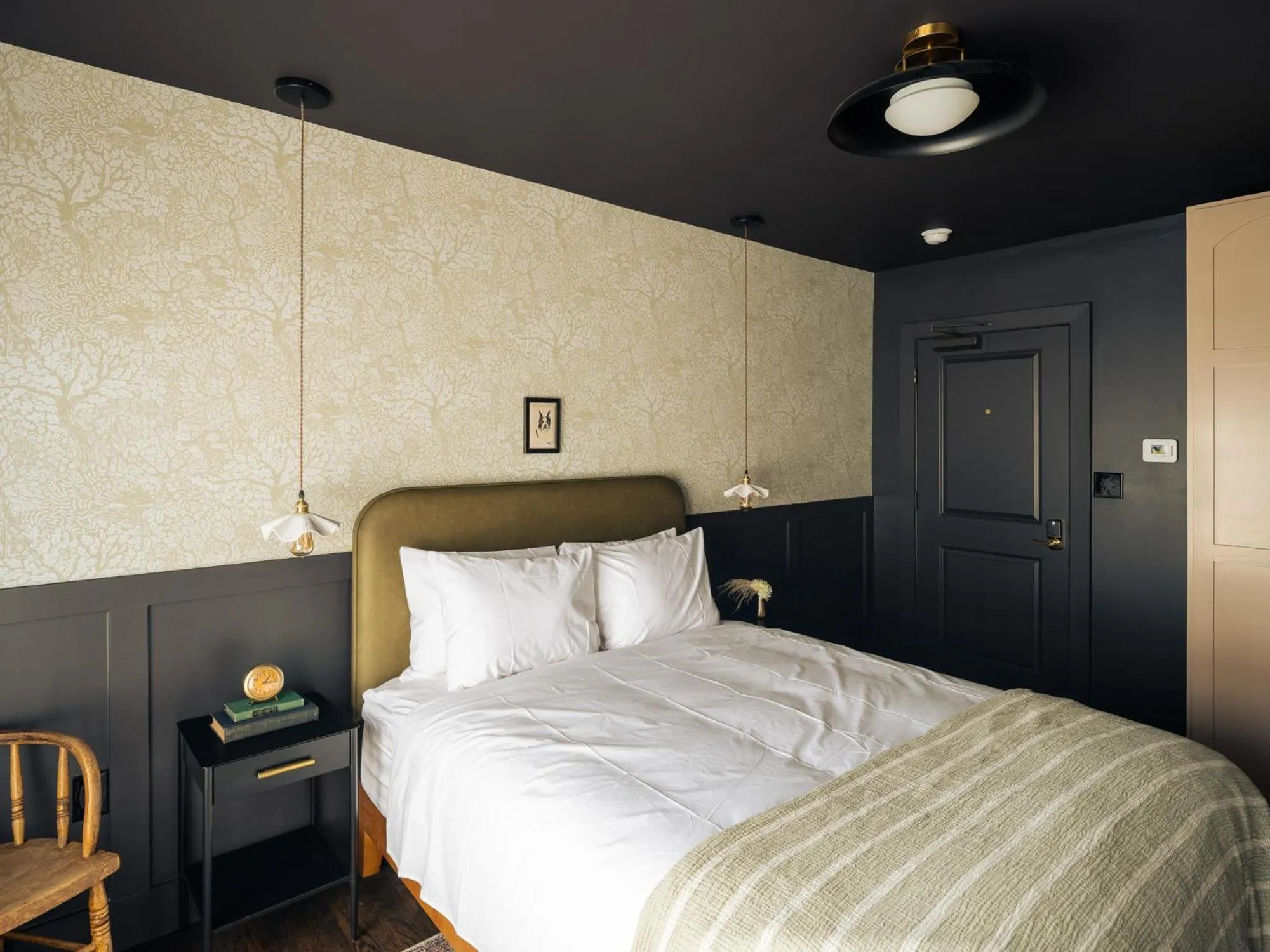 Bed in The Madison Hotel