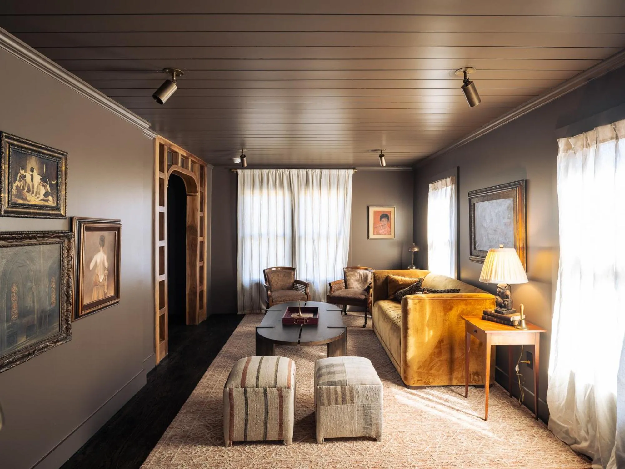 Lobby or reception, Bed in The Madison Hotel