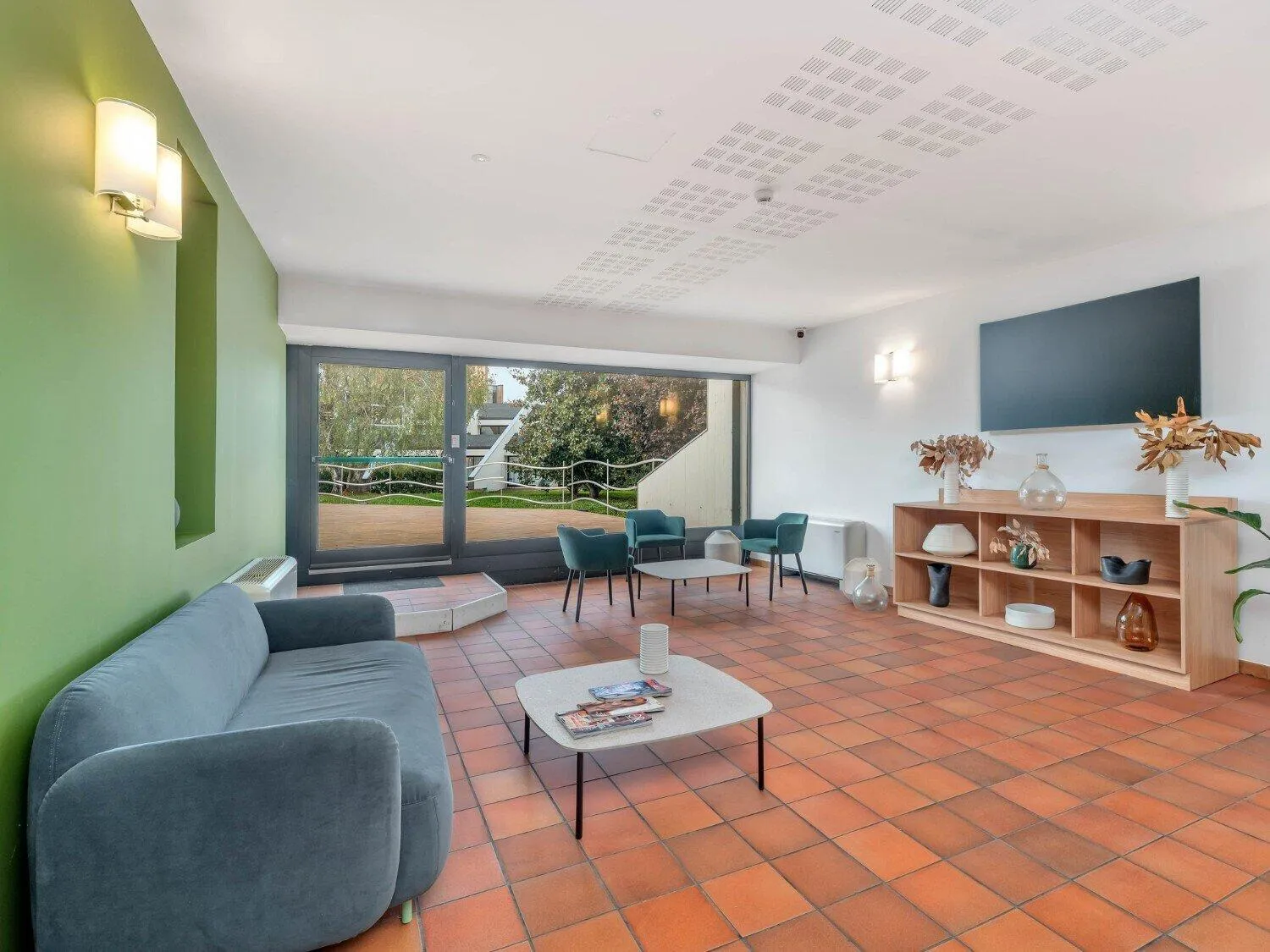 Lobby or reception in B&B HOTEL Alba