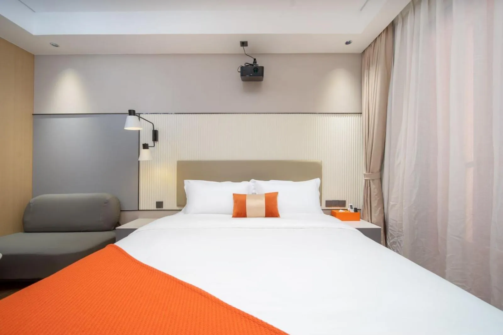 Photo of the whole room, Bed in Guangzhou Yashe International Apartment