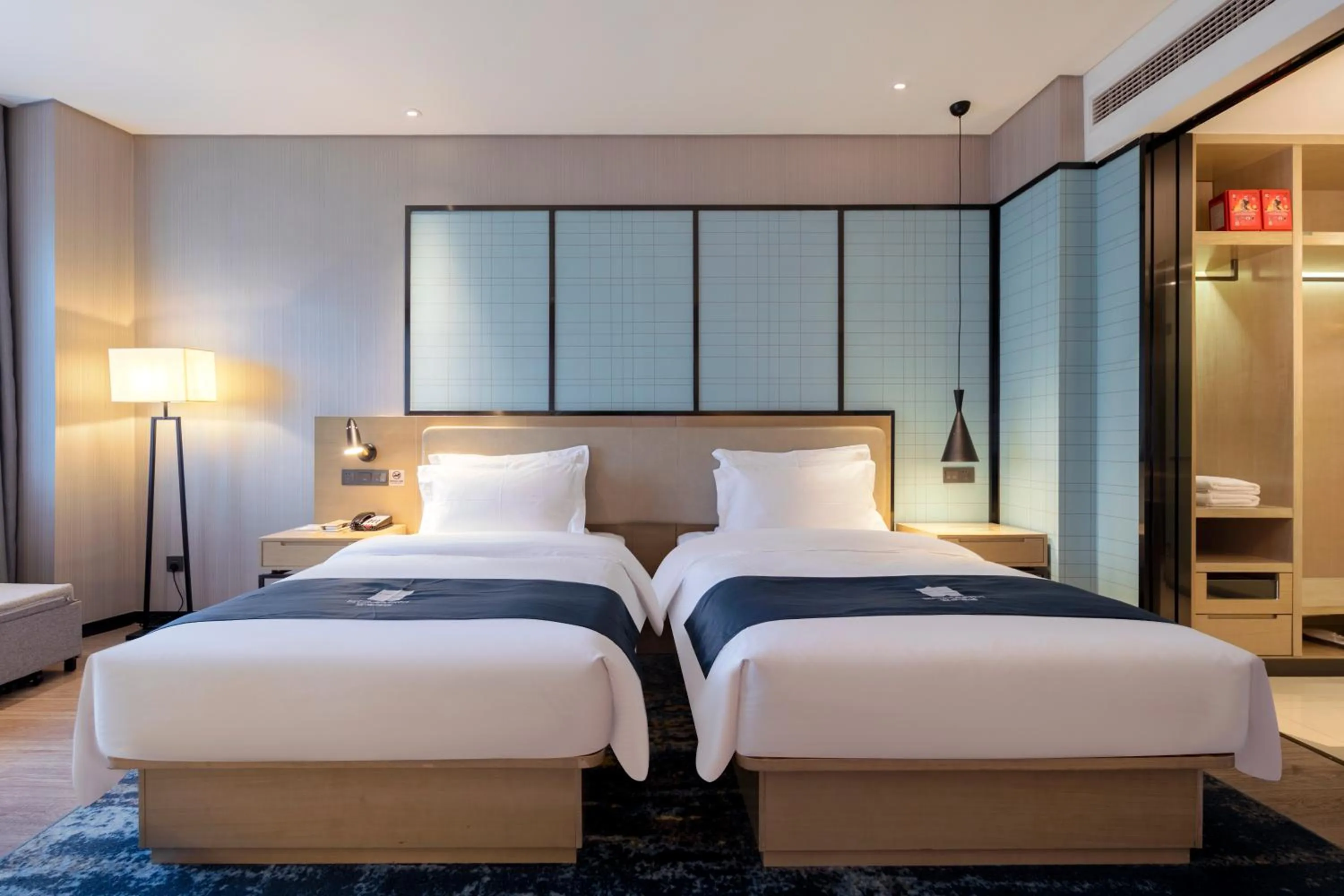 Echarm Hotel Wuhan Guanggu Biology City