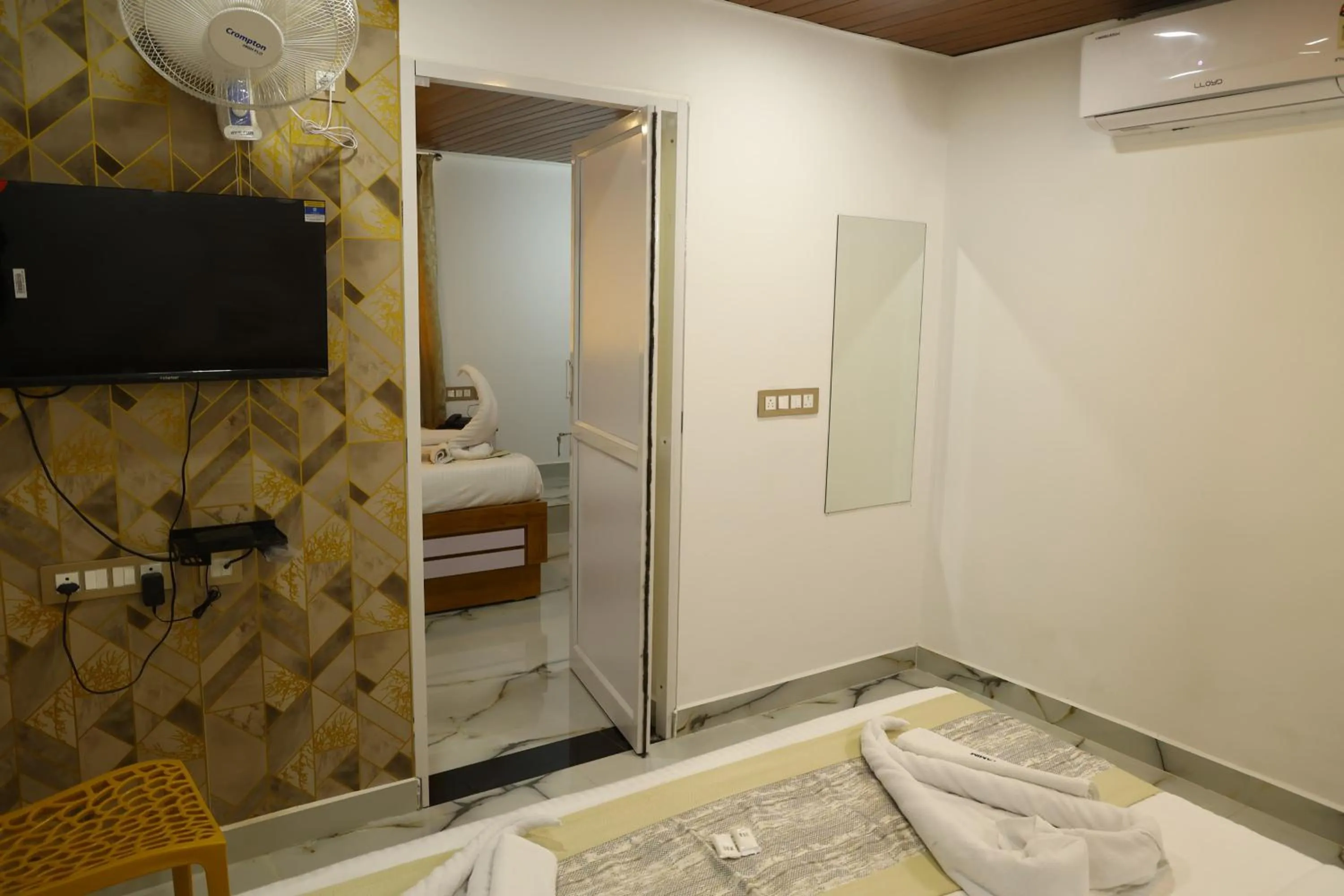 TV and multimedia, Bed in Grand Tamim Hotel