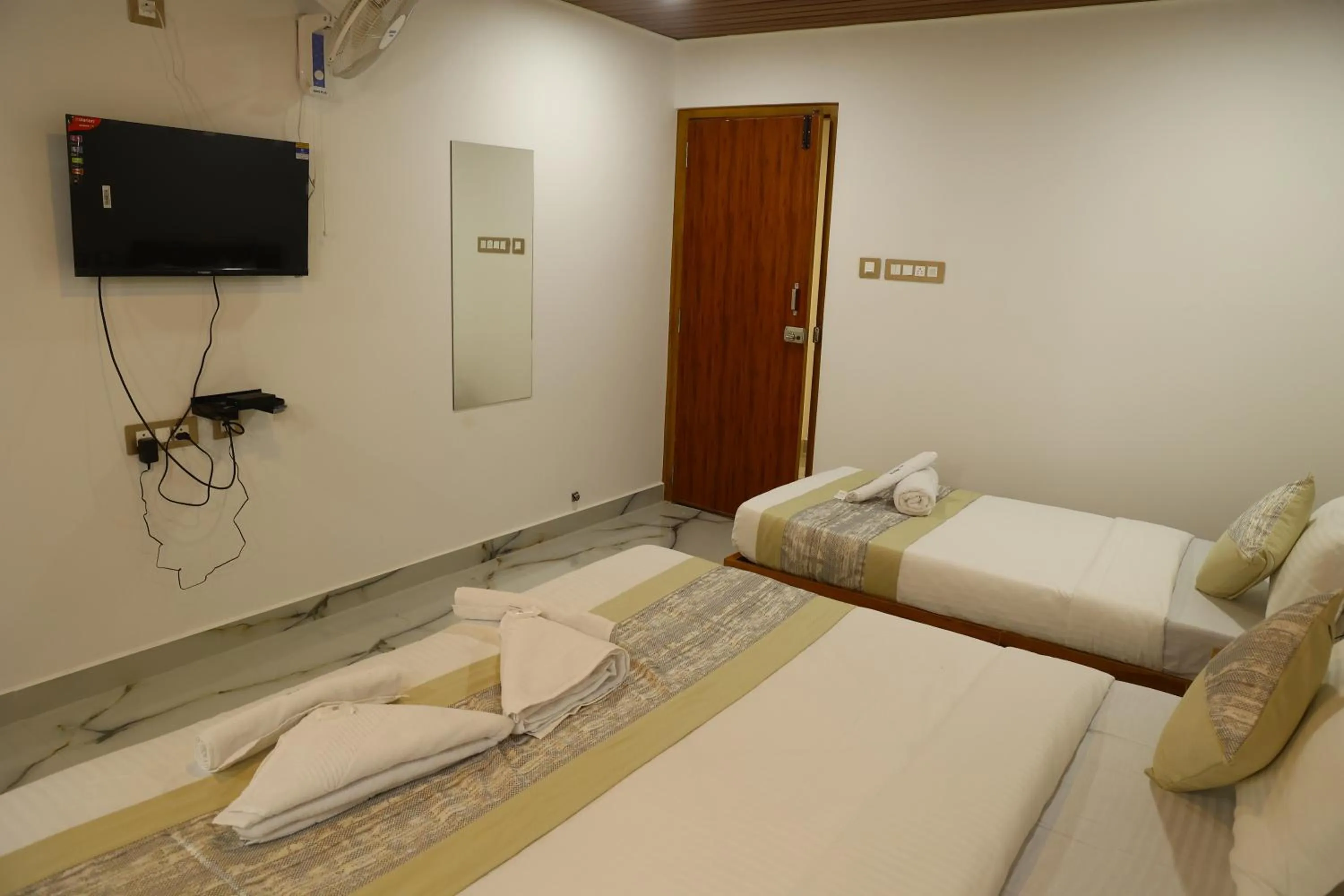 TV and multimedia, Bed in Grand Tamim Hotel