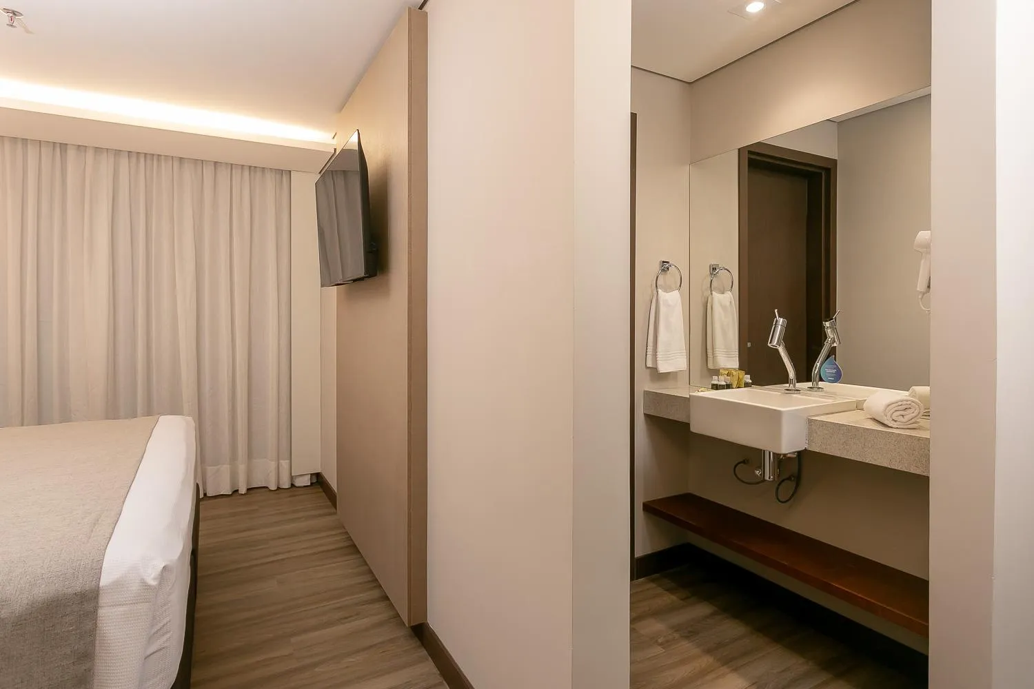 Bed in Hotel Roochelle Convention By Nobile