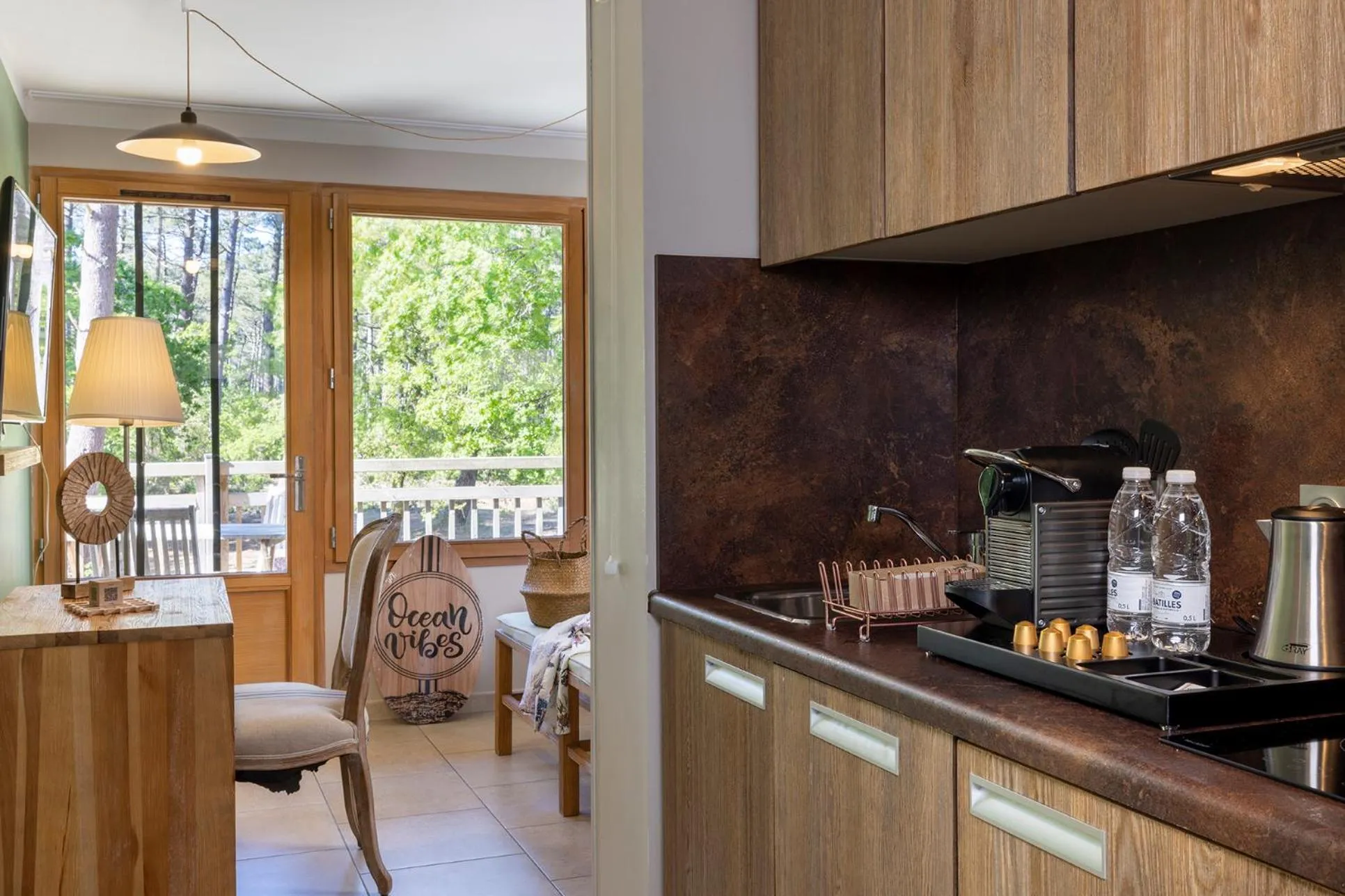 Coffee/tea facilities in Domaine du Ferret Restaurant & Spa