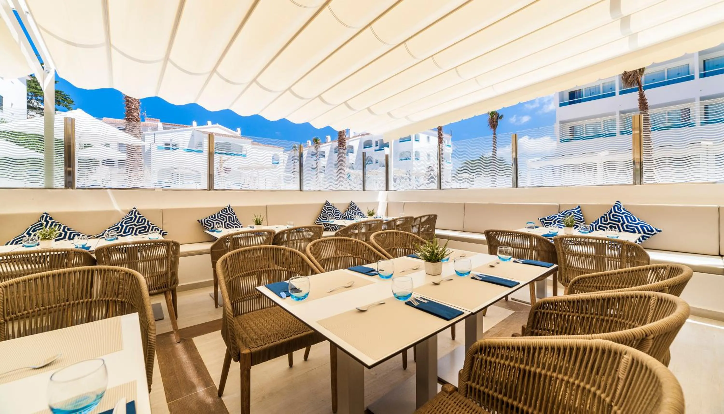 Restaurant/places to eat in Globales Mediterrani