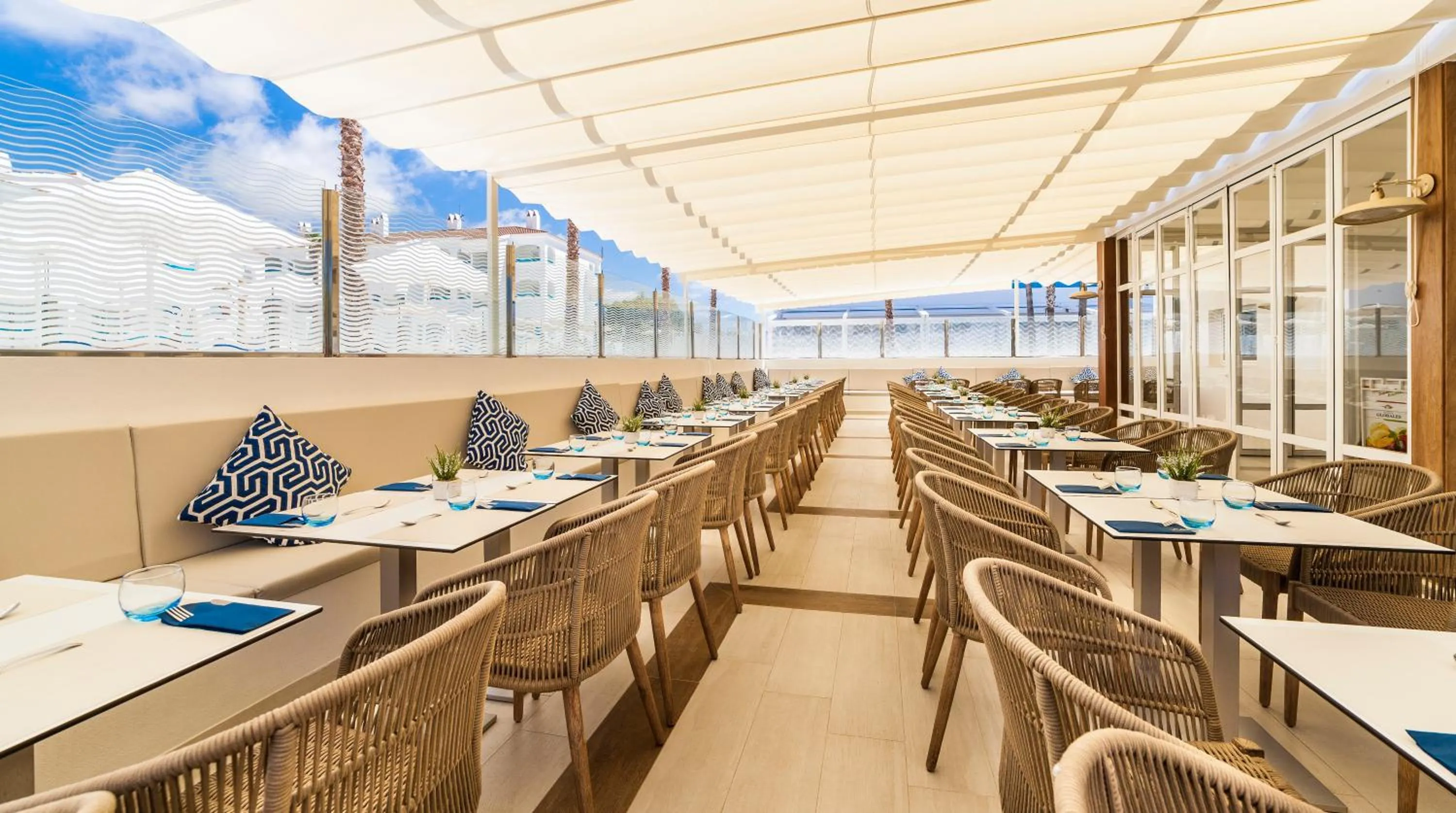 Restaurant/places to eat in Globales Mediterrani