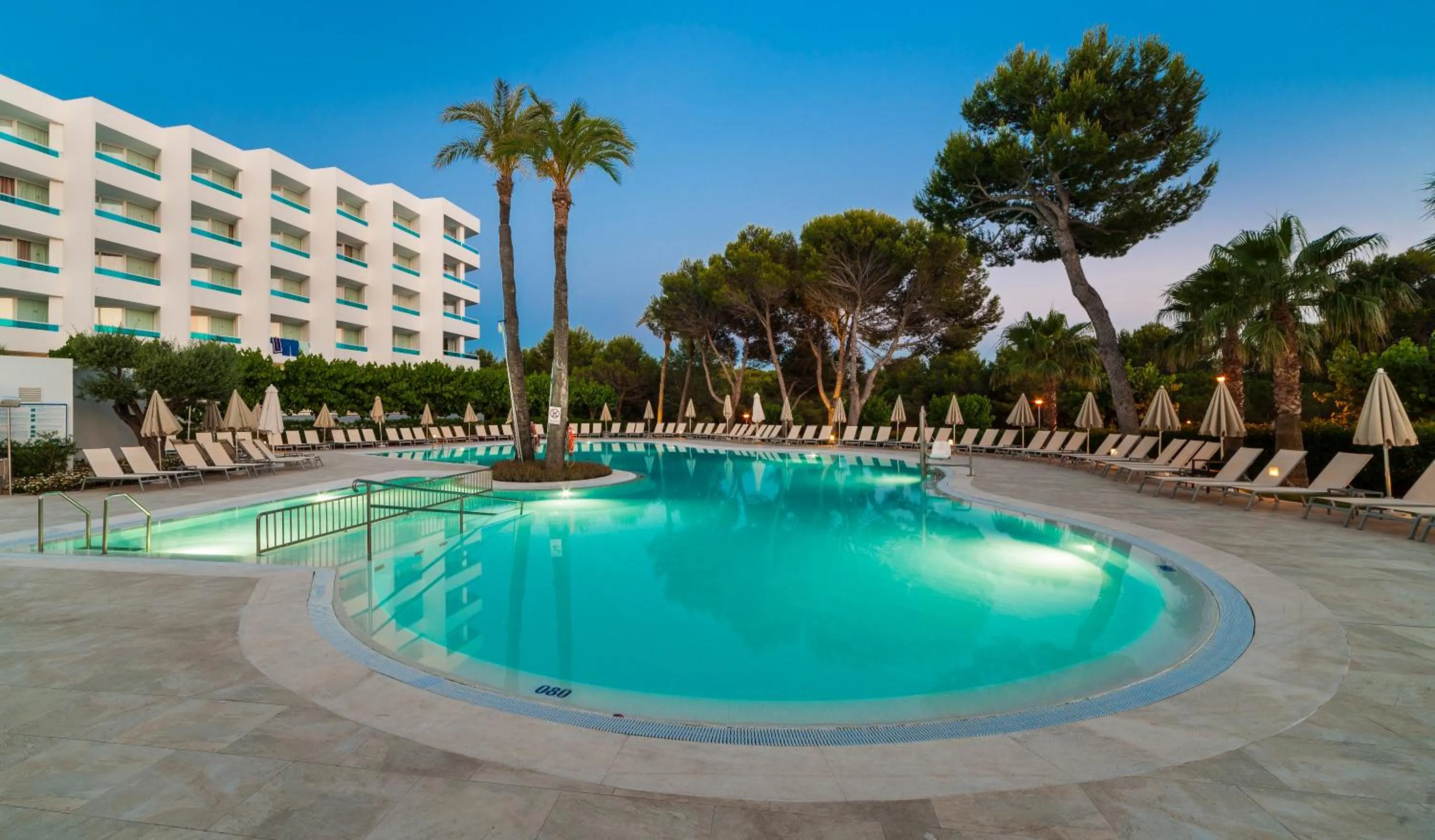 Swimming pool in Globales Mediterrani