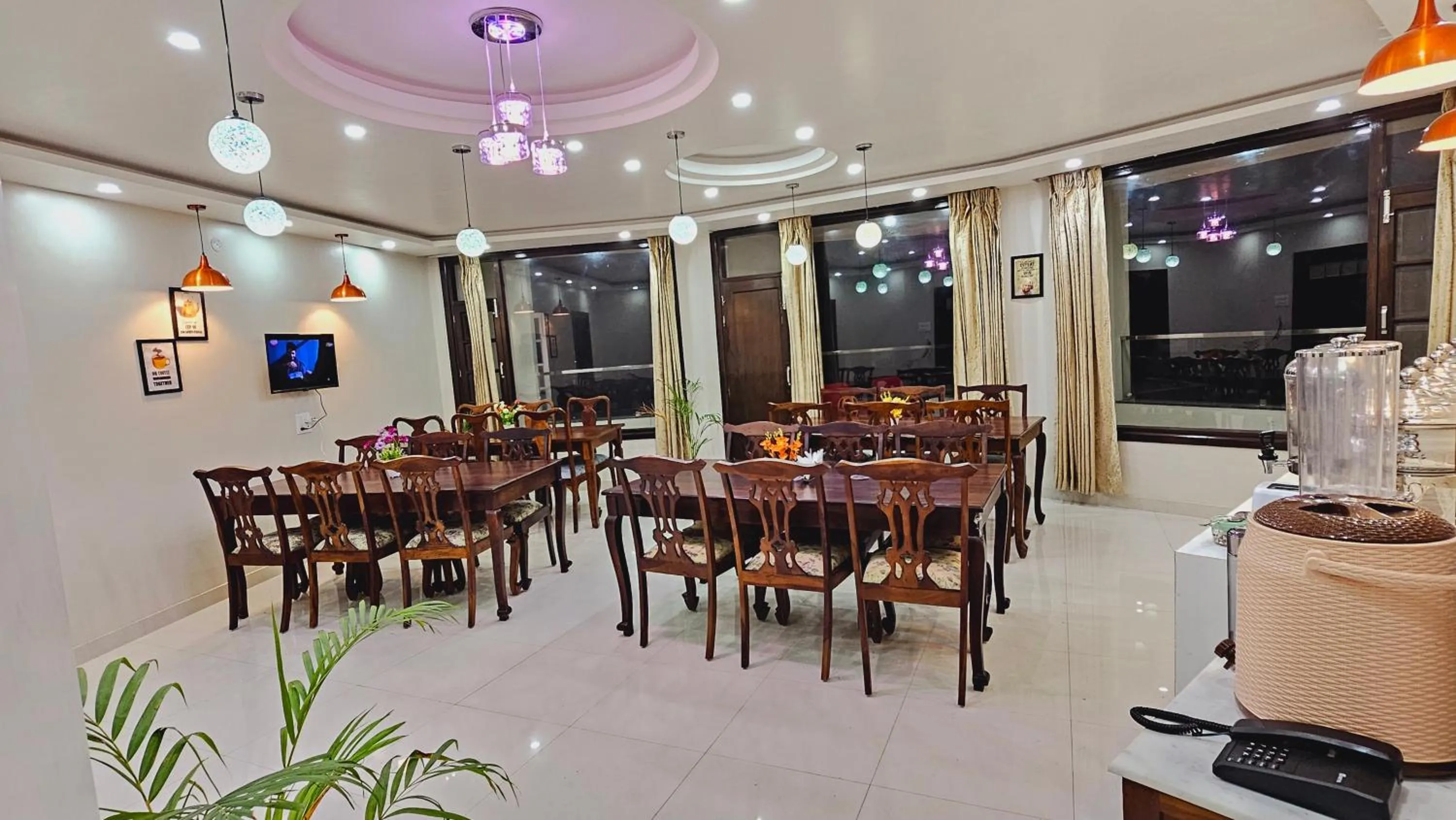 Restaurant/places to eat in Hydrangea Heights by PTW Hotels