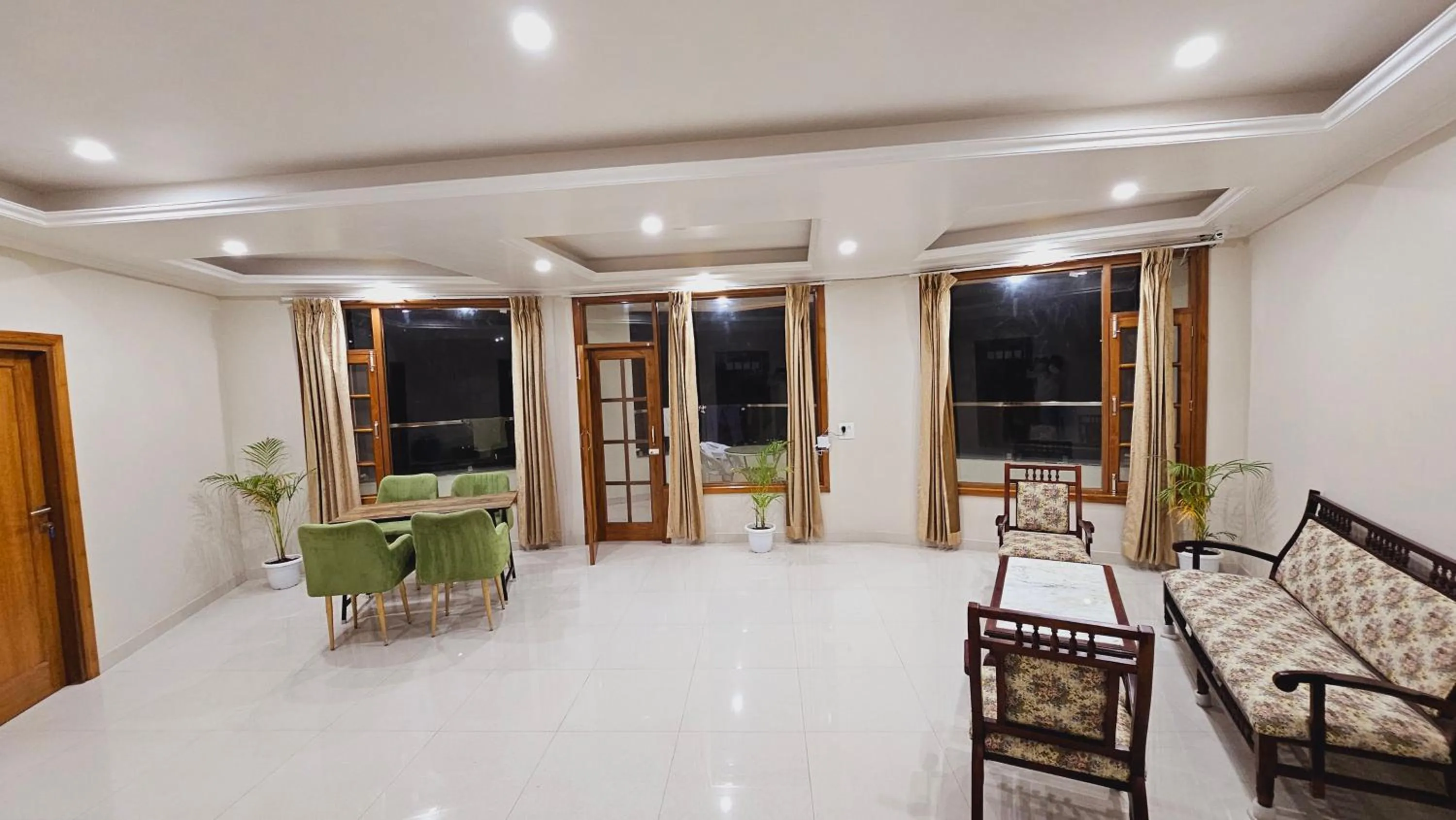 Seating area in Hydrangea Heights by PTW Hotels