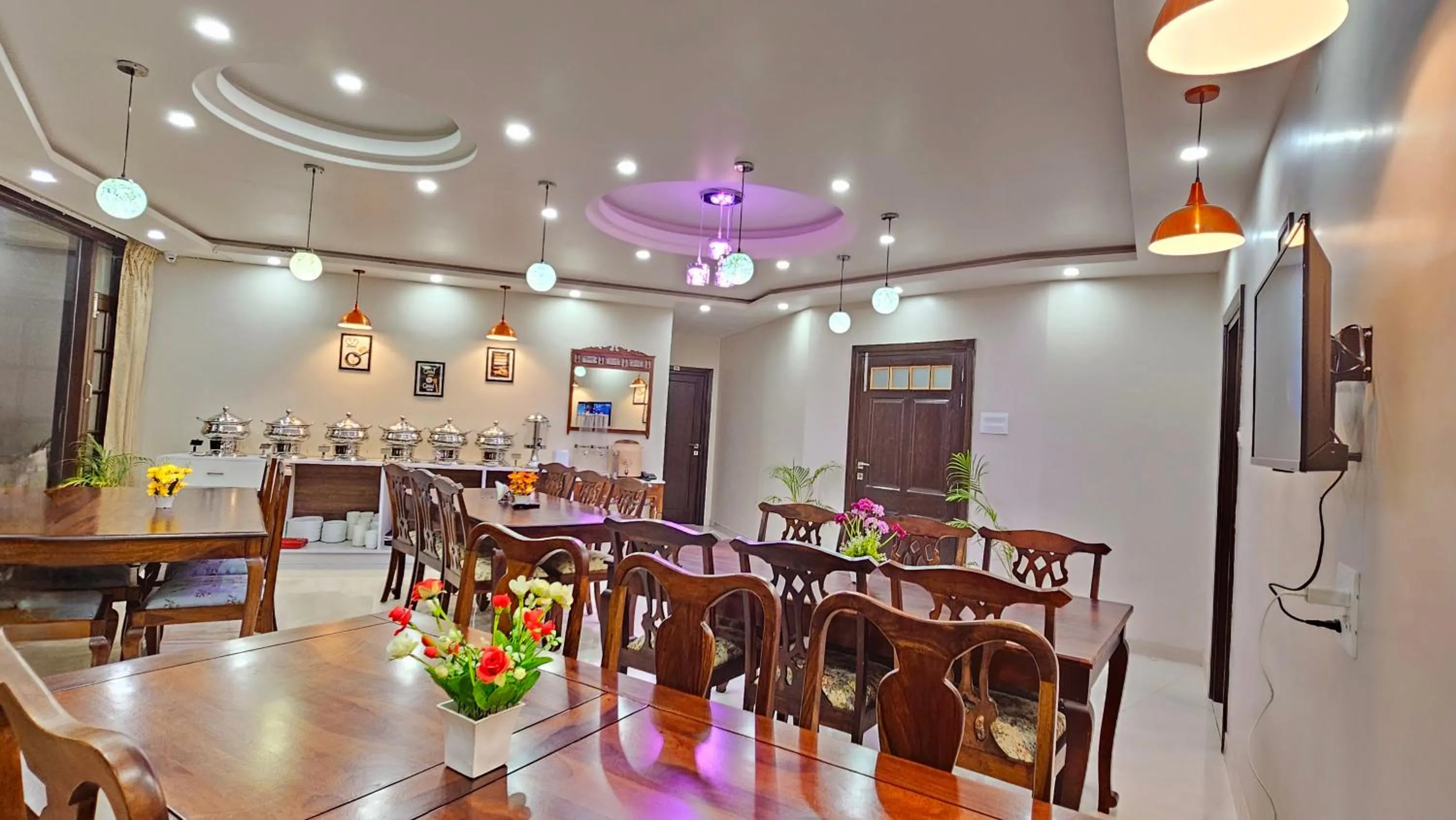 Restaurant/places to eat in Hydrangea Heights by PTW Hotels