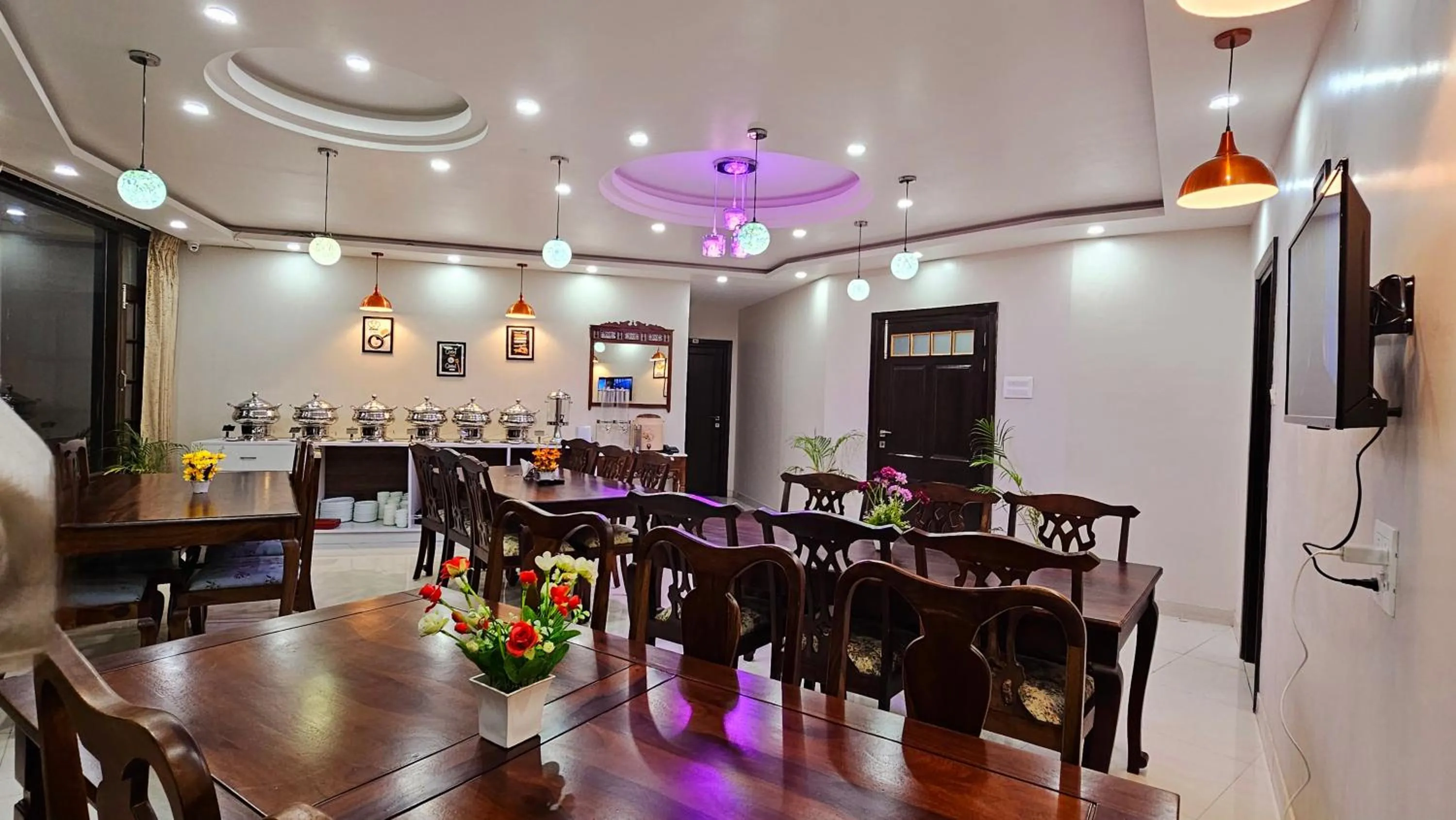 Restaurant/places to eat in Hydrangea Heights by PTW Hotels