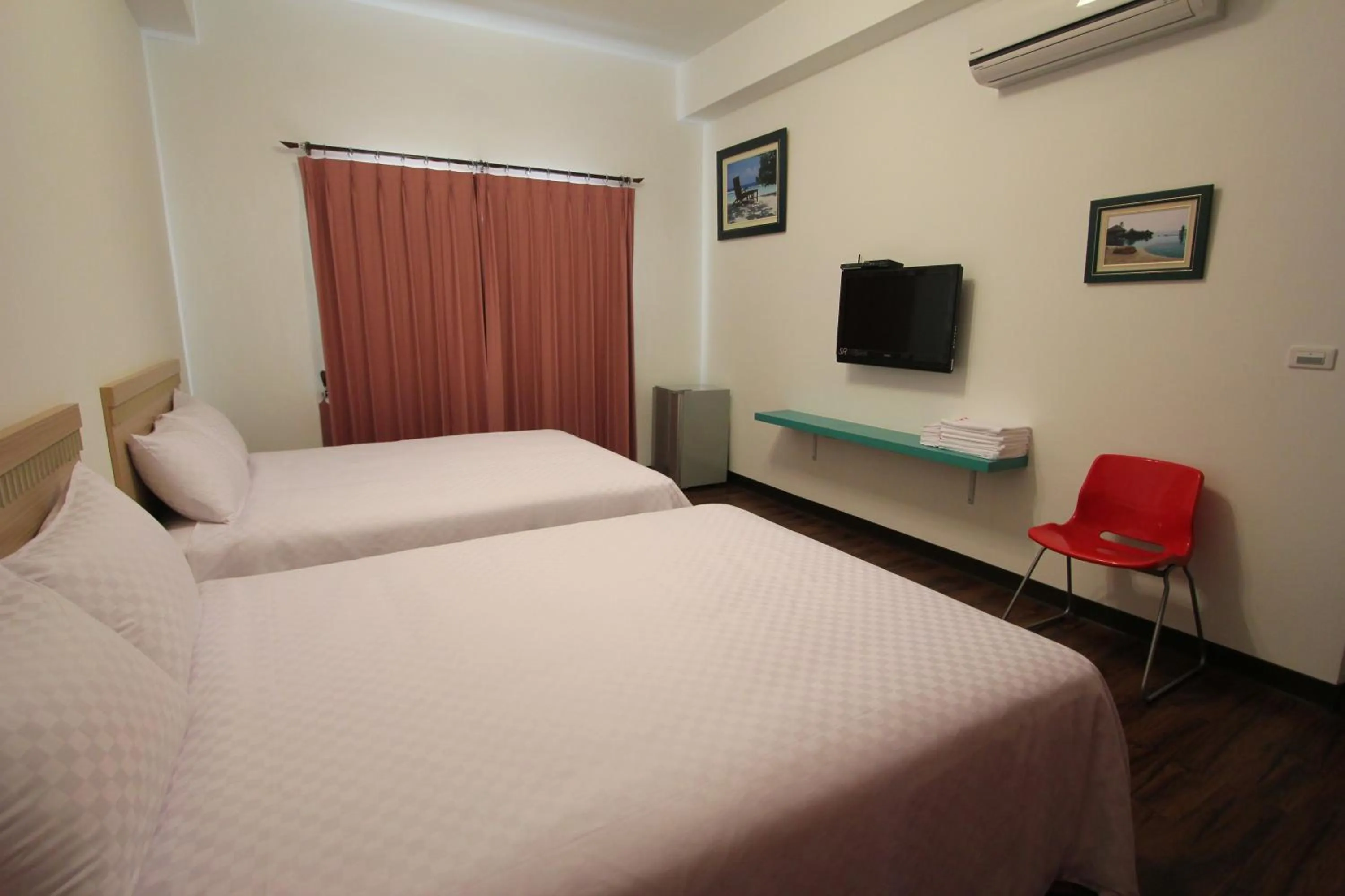 Photo of the whole room in Otousann B&B