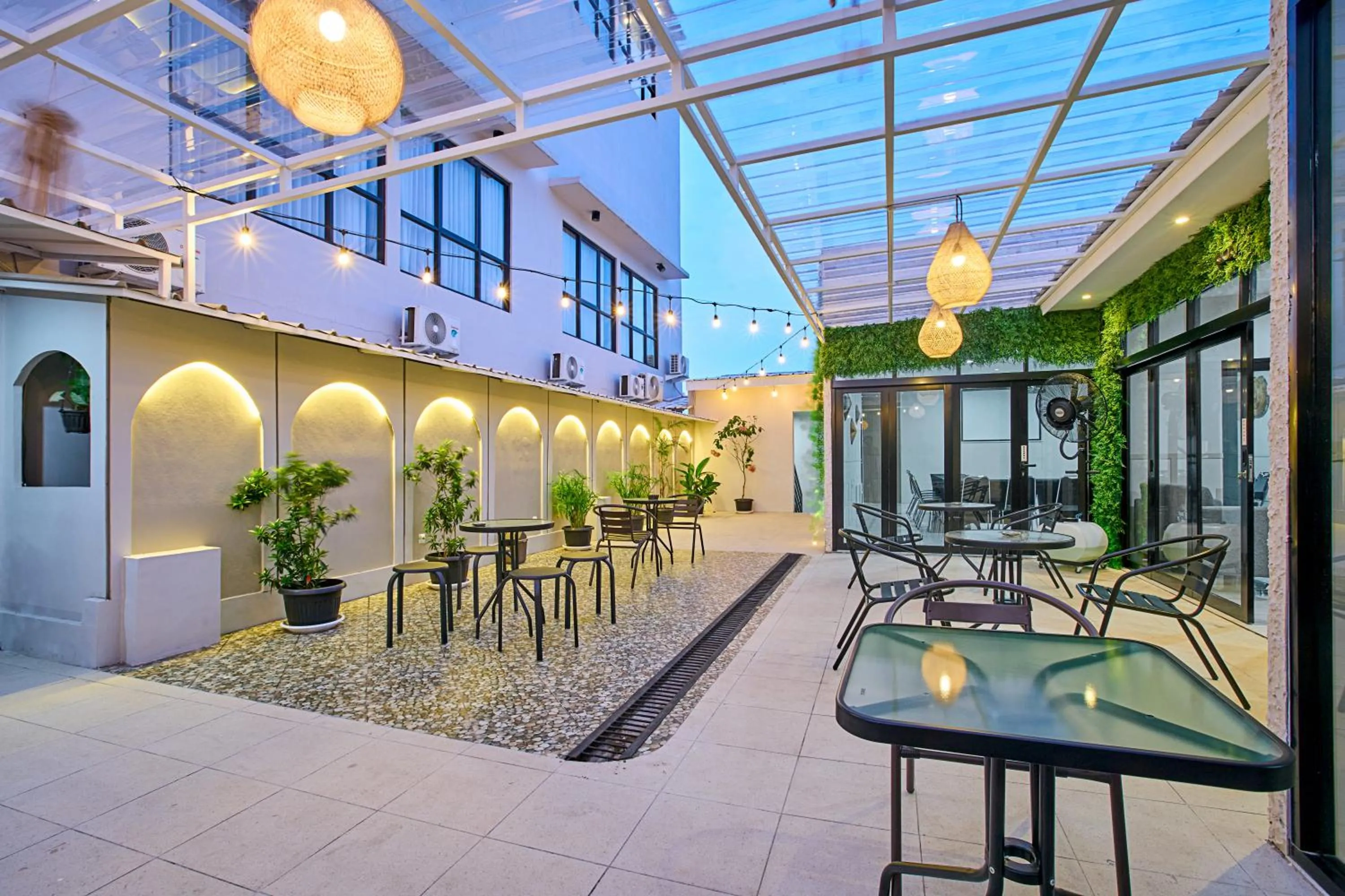 Restaurant/places to eat in BALE Puri