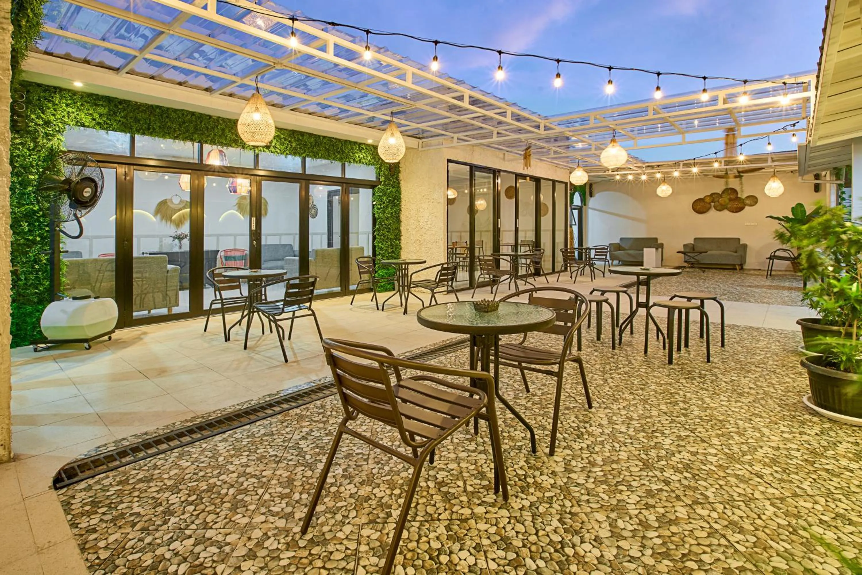 Restaurant/places to eat in BALE Puri