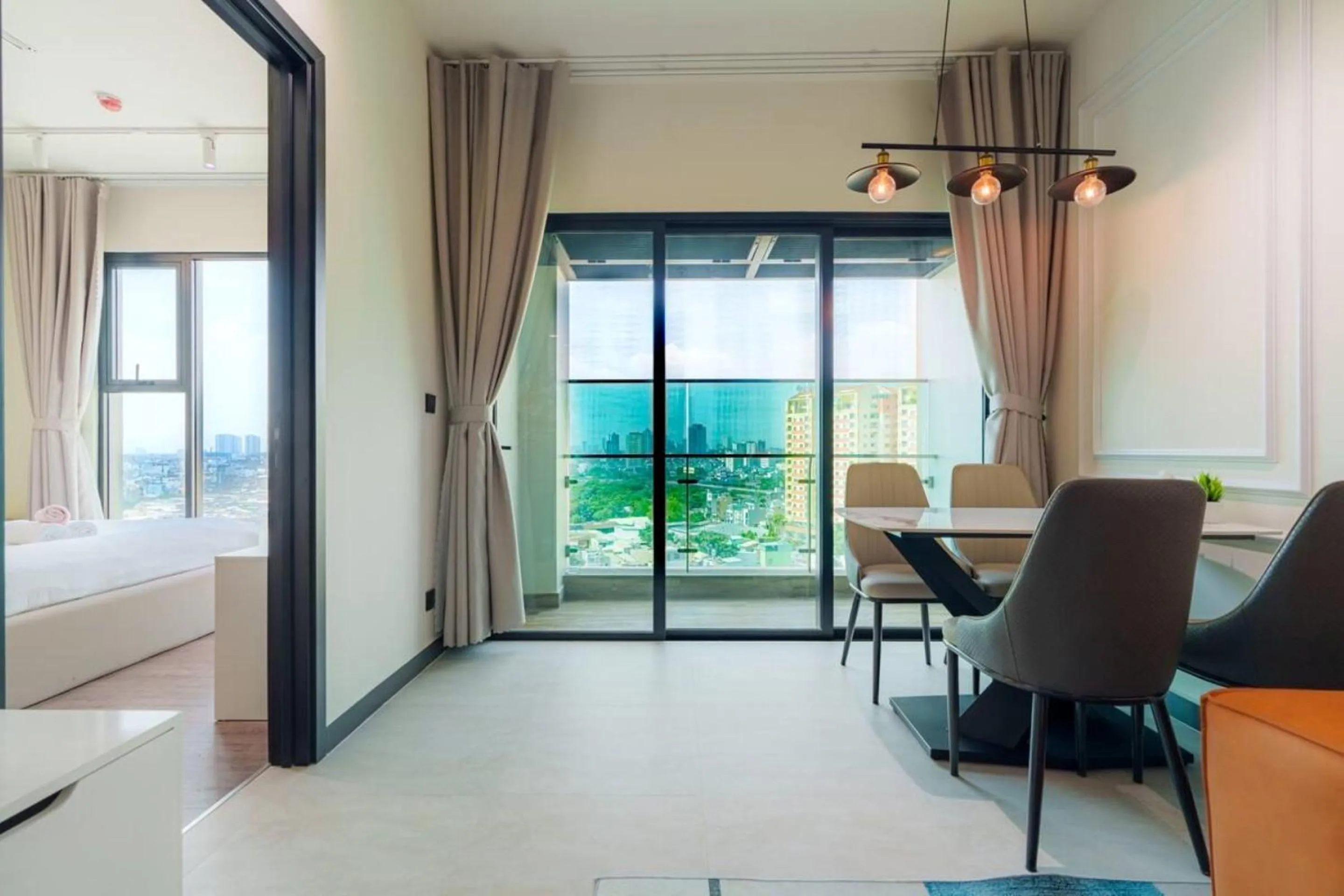 Bed in Imperial De La SoL District 4