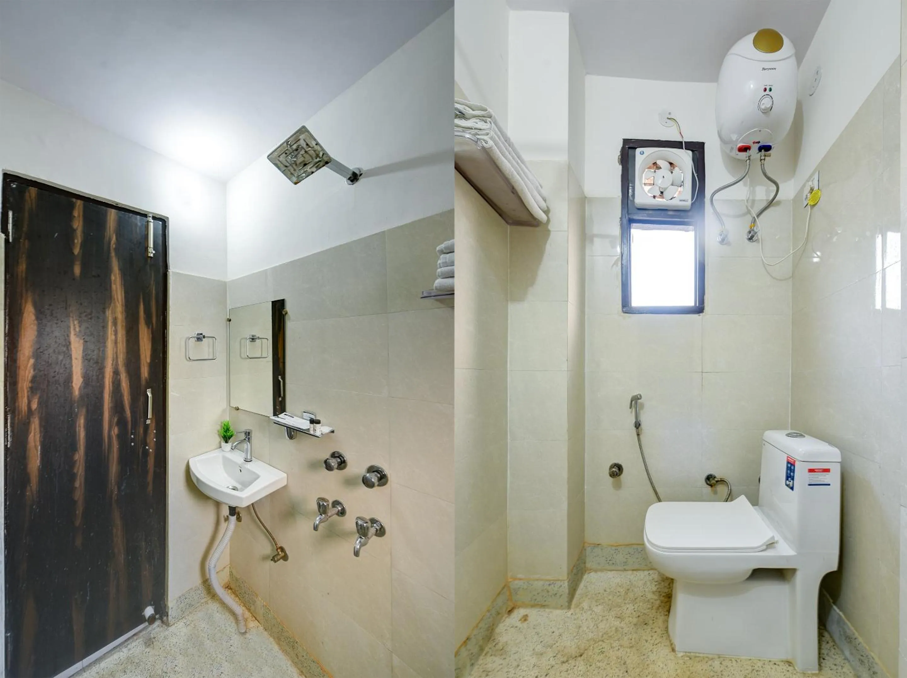 Toilet in Hotel Krishna Tower