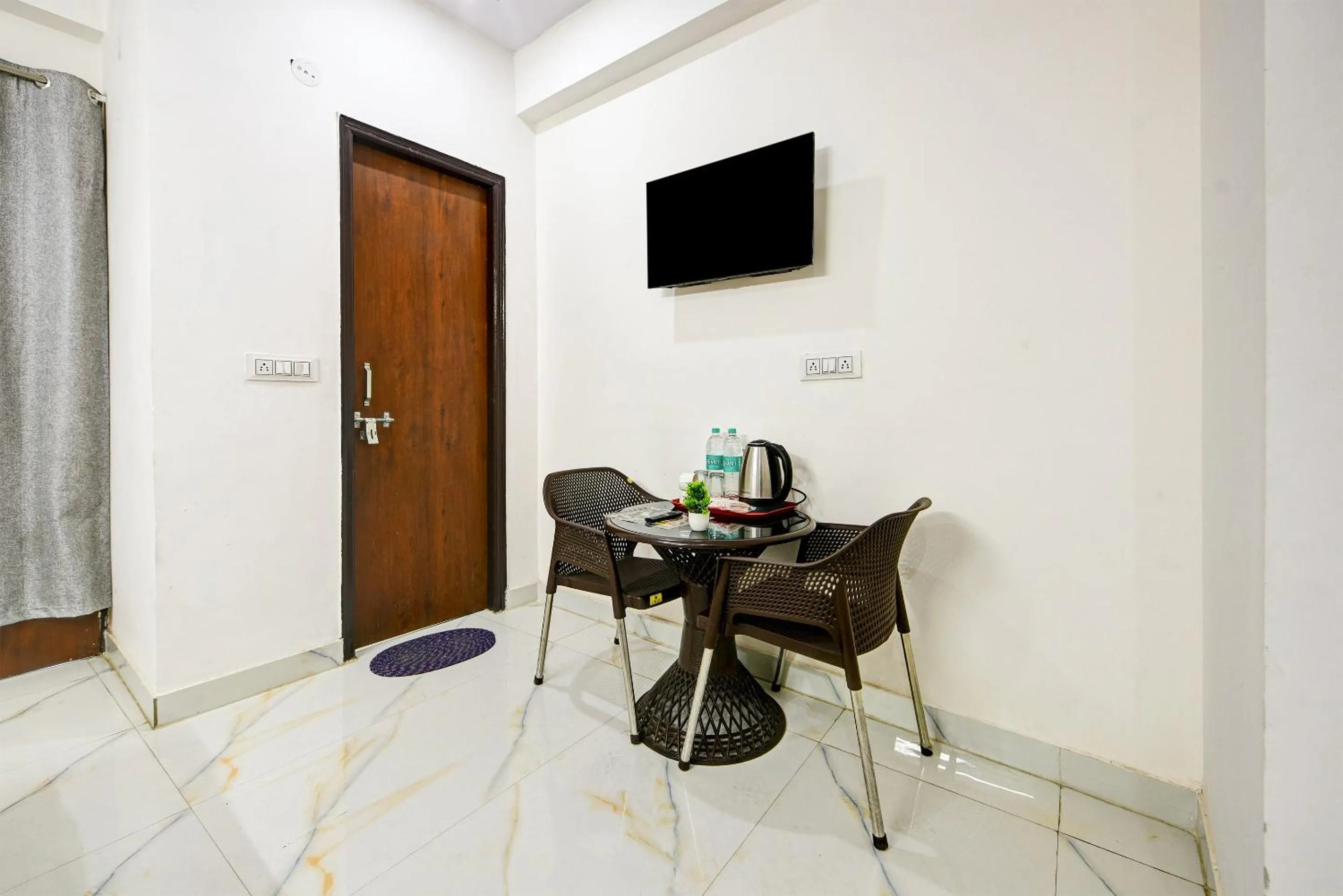 TV and multimedia in Hotel Krishna Tower