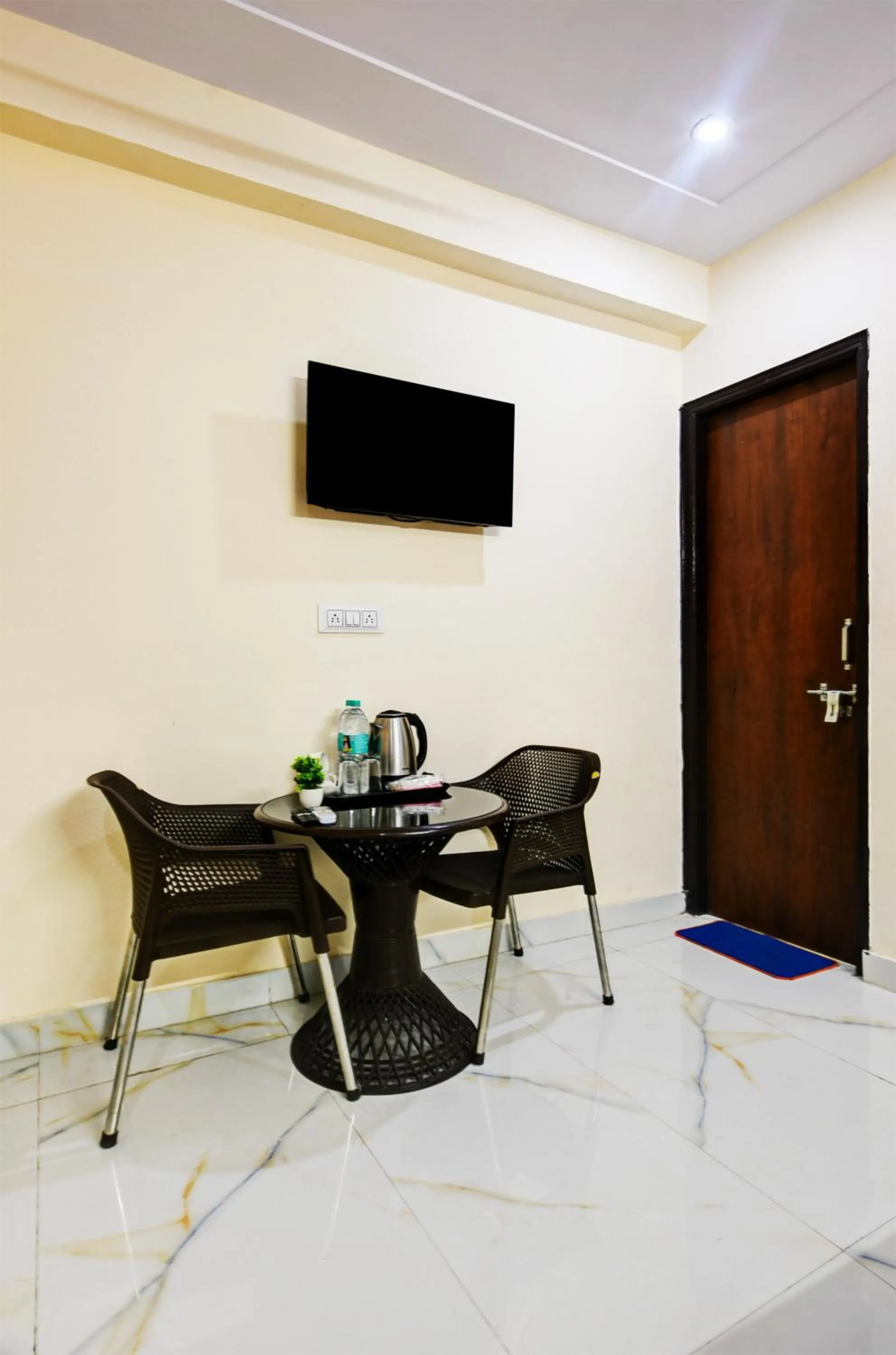 TV and multimedia in Hotel Krishna Tower