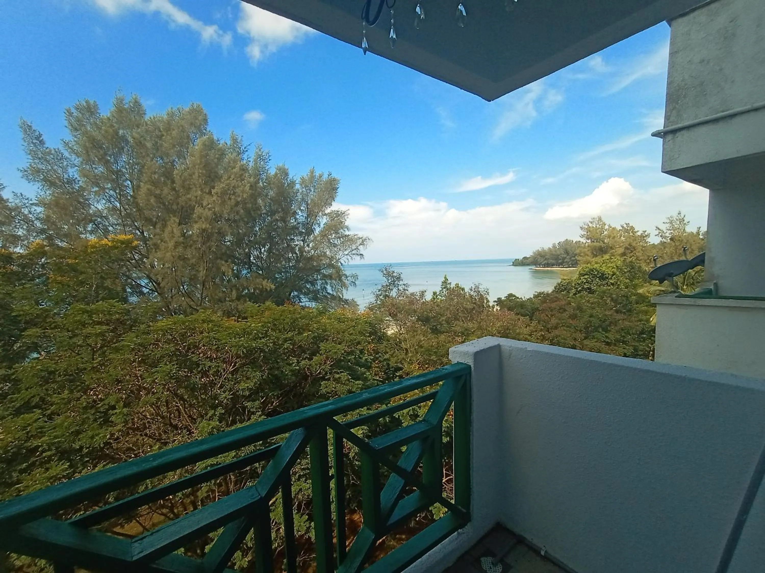 Resort Apartment depan Laut