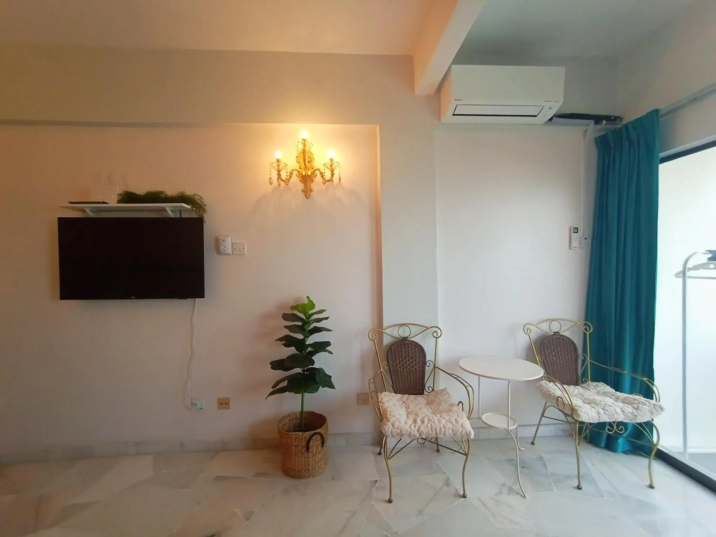 Resort Apartment depan Laut