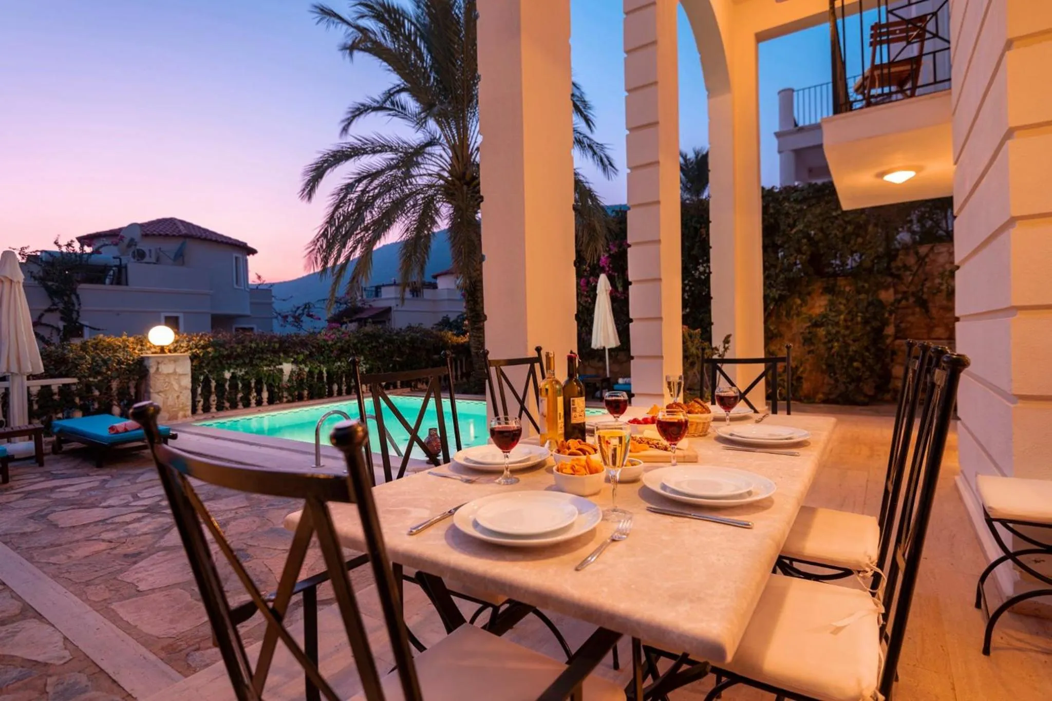 Dining area in Villa Esinti