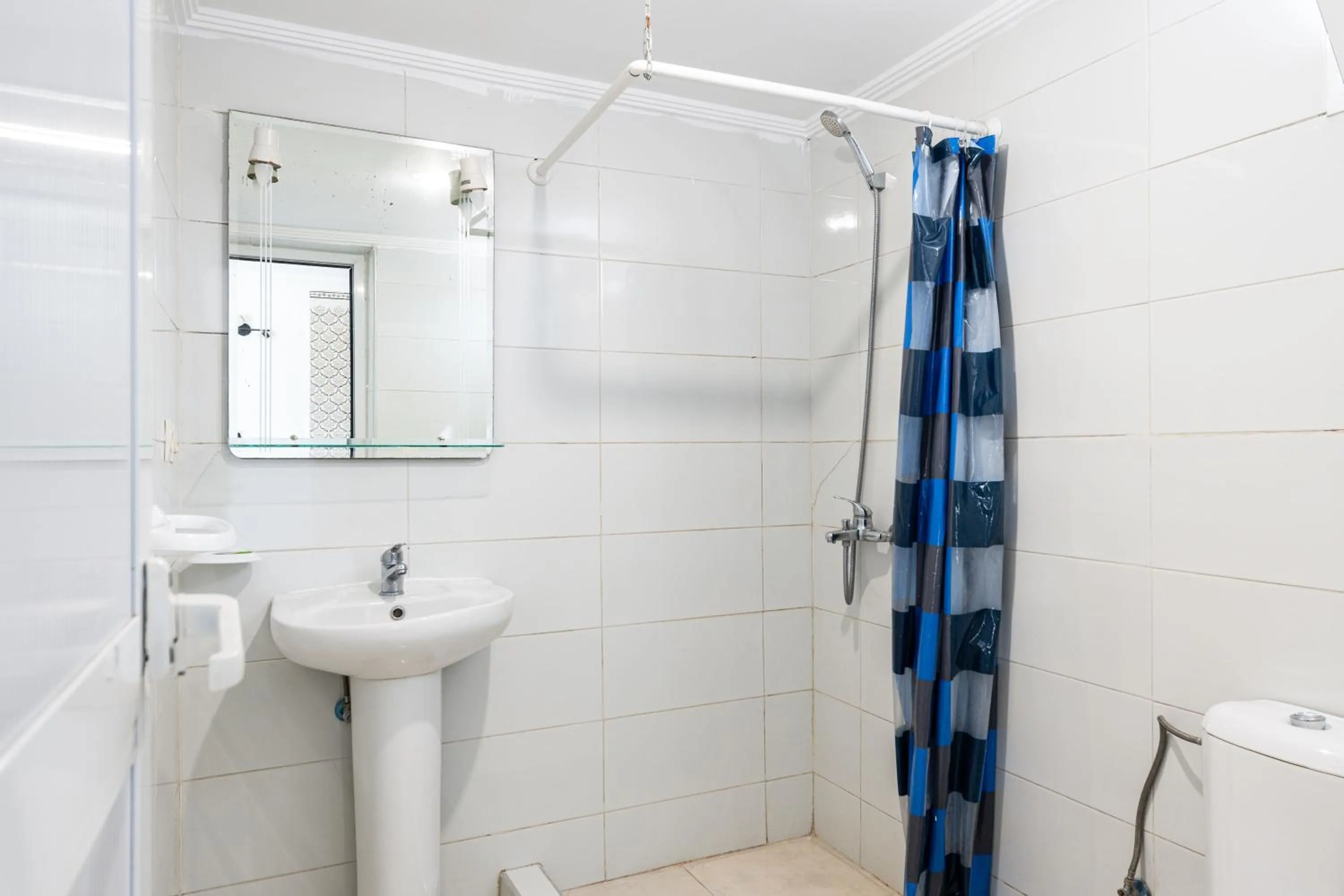 Shower in Hôtel Mauritania Center Tangier