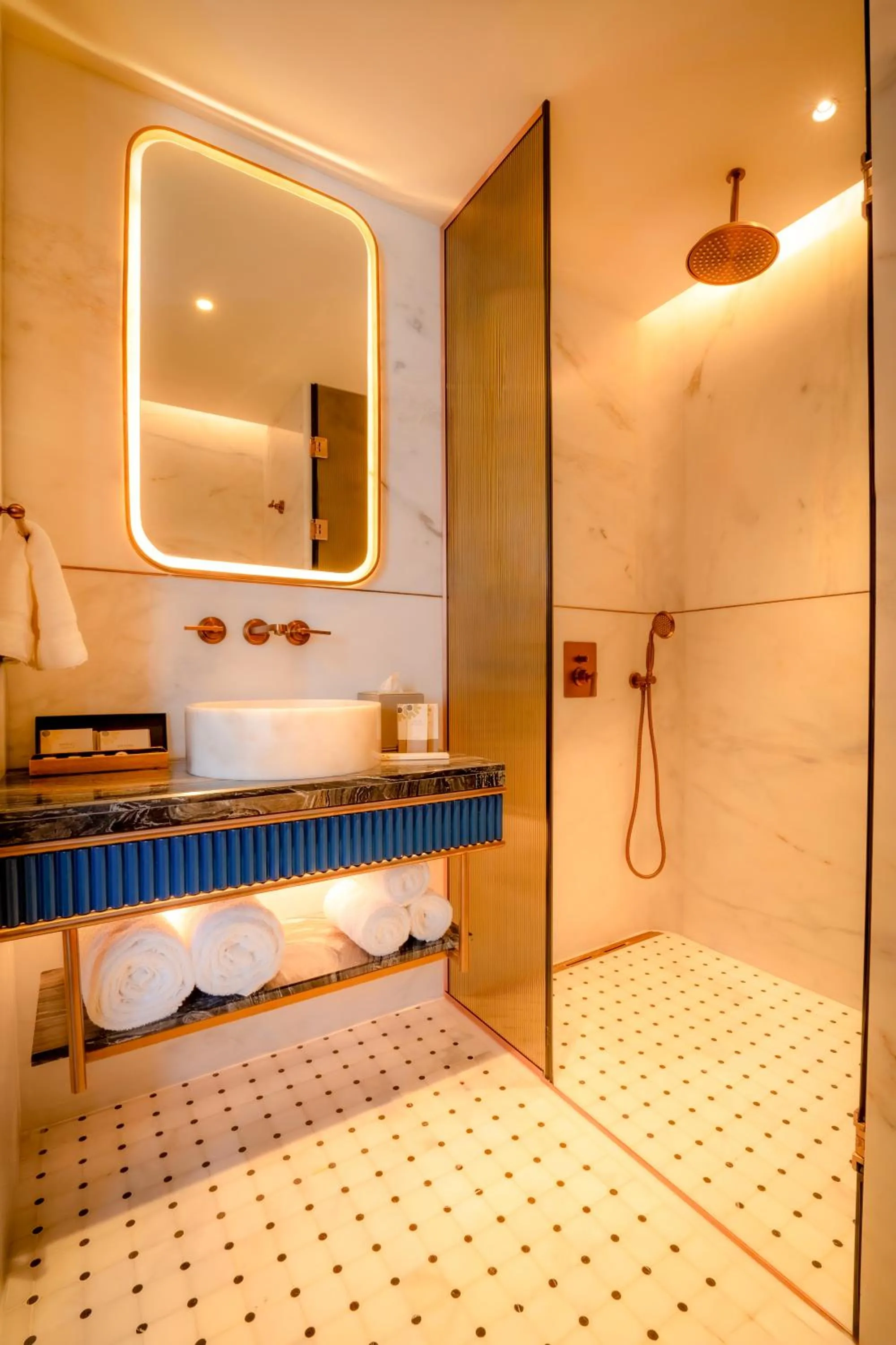 Shower in Sura Concept Hotel