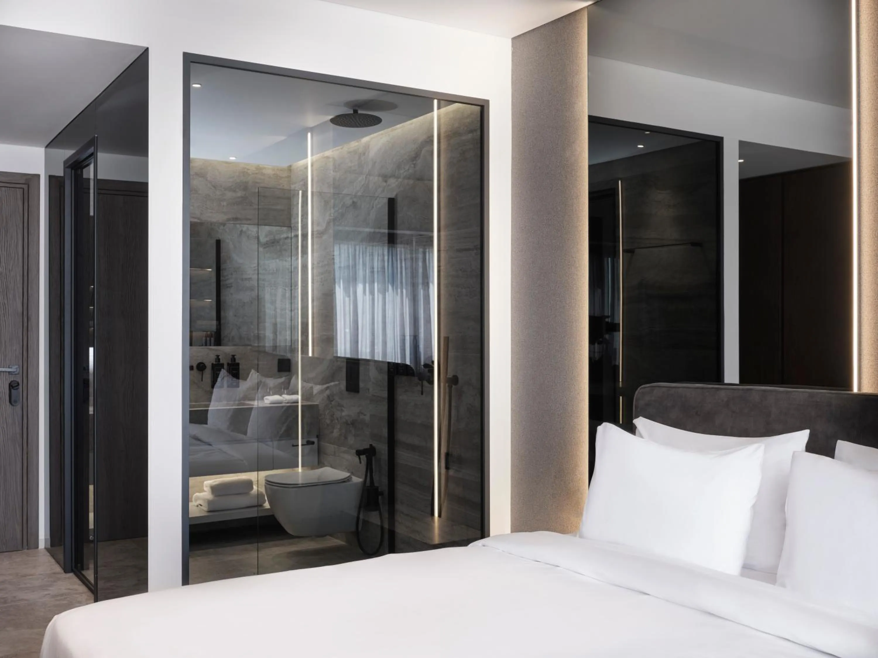 Photo of the whole room, Bed in Nur Edge Aparthotel - Acropolis Skyline