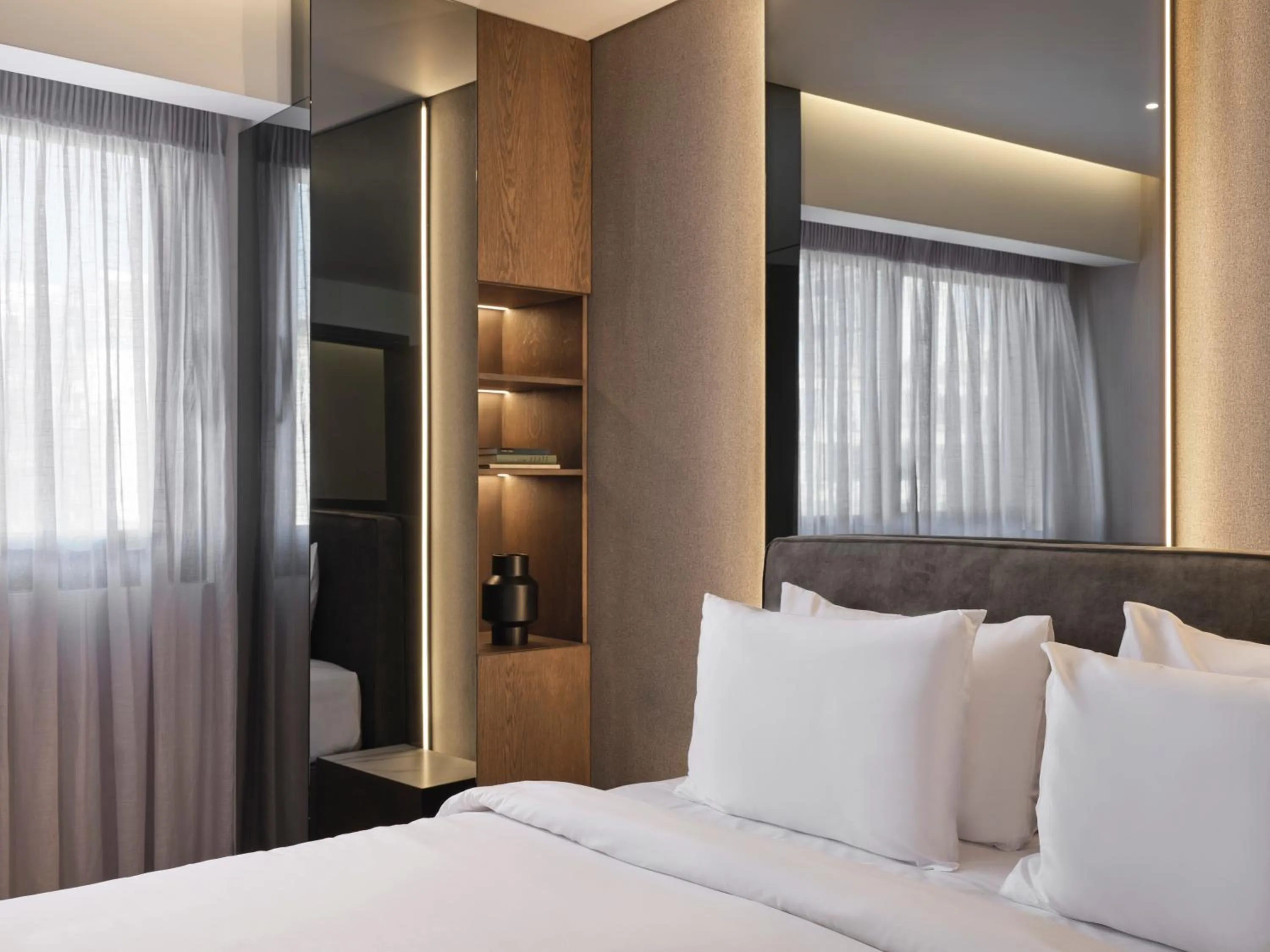 Bed in Nur Edge Aparthotel - Acropolis Skyline