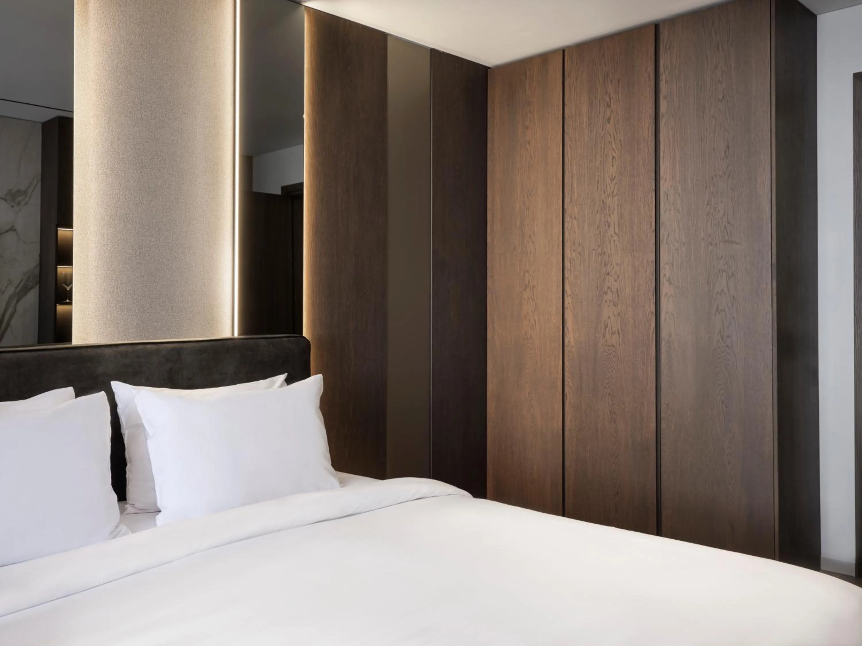 Bed in Nur Edge Aparthotel - Acropolis Skyline
