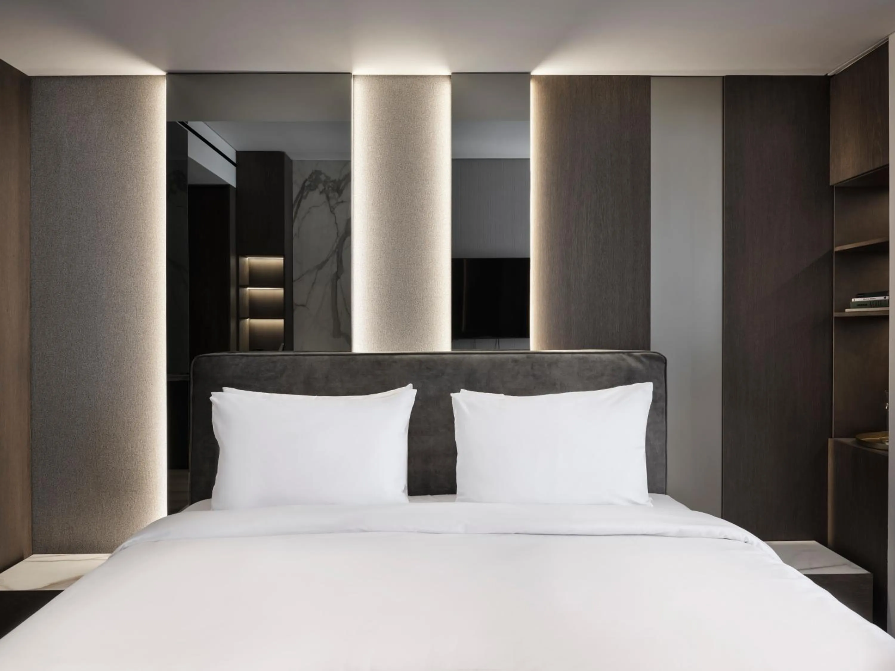 Bed in Nur Edge Aparthotel - Acropolis Skyline