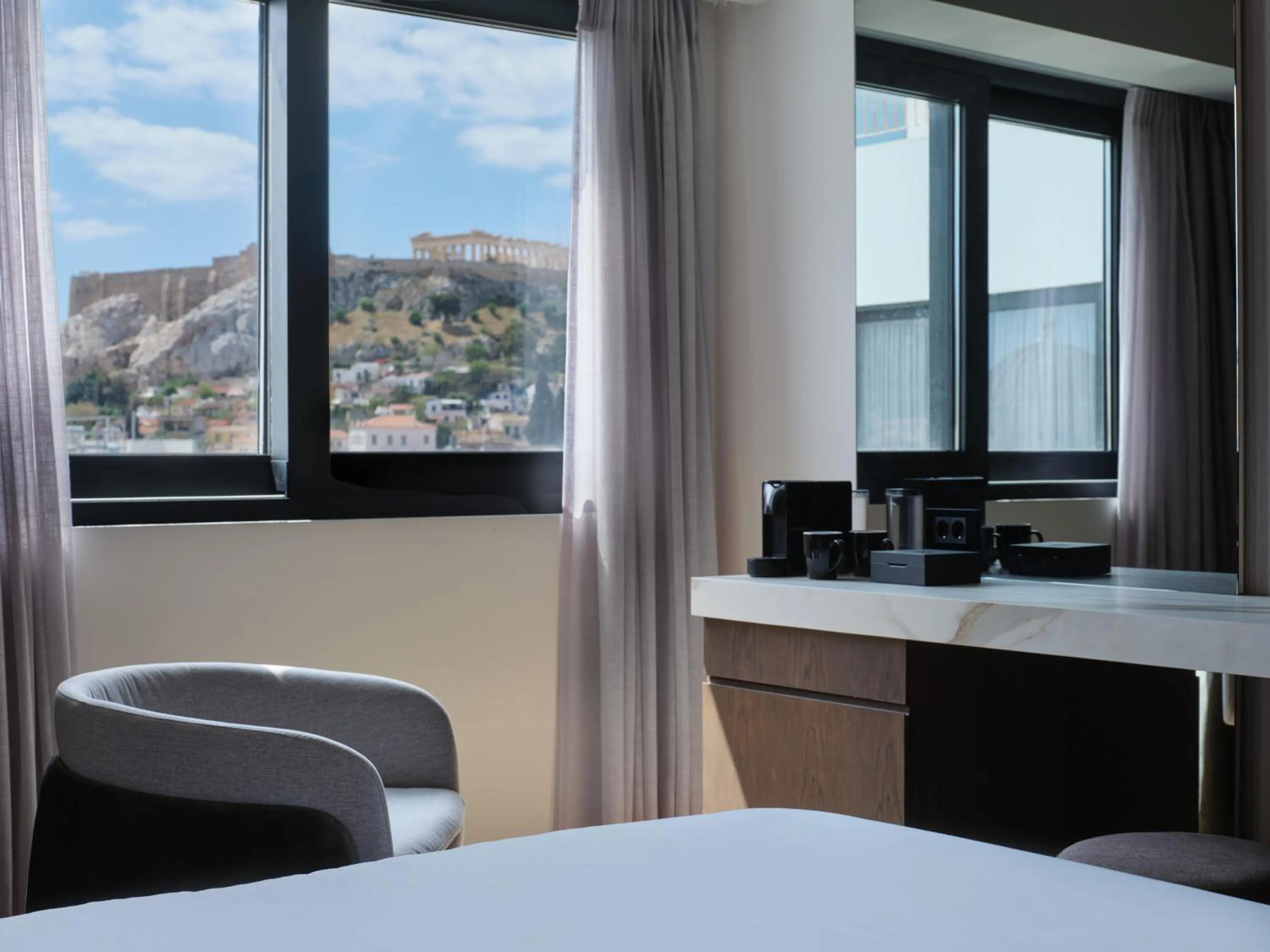 Photo of the whole room in Nur Edge Aparthotel - Acropolis Skyline