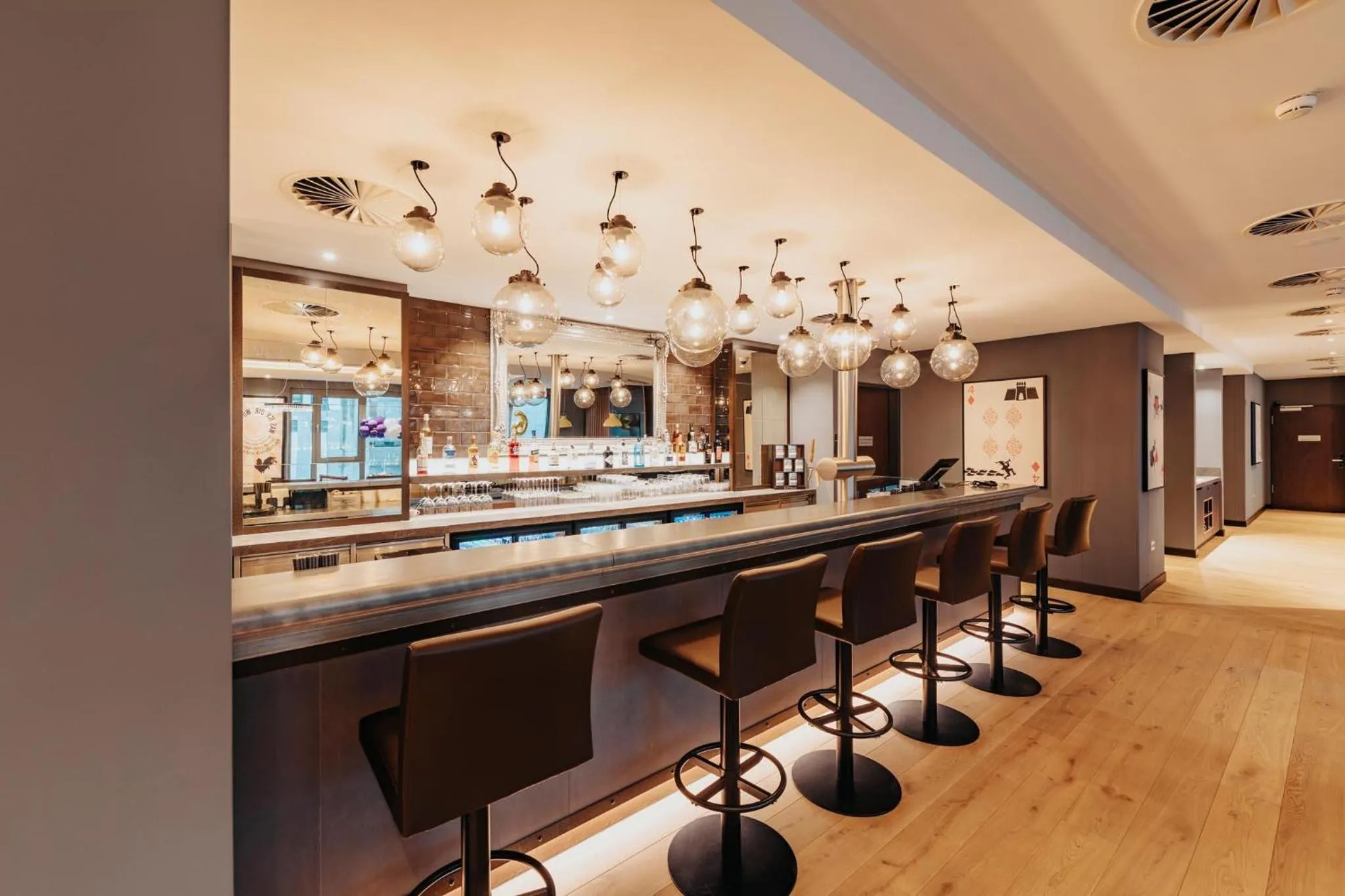 Lounge or bar in Premier Inn Rosenheim City Lokhöfe