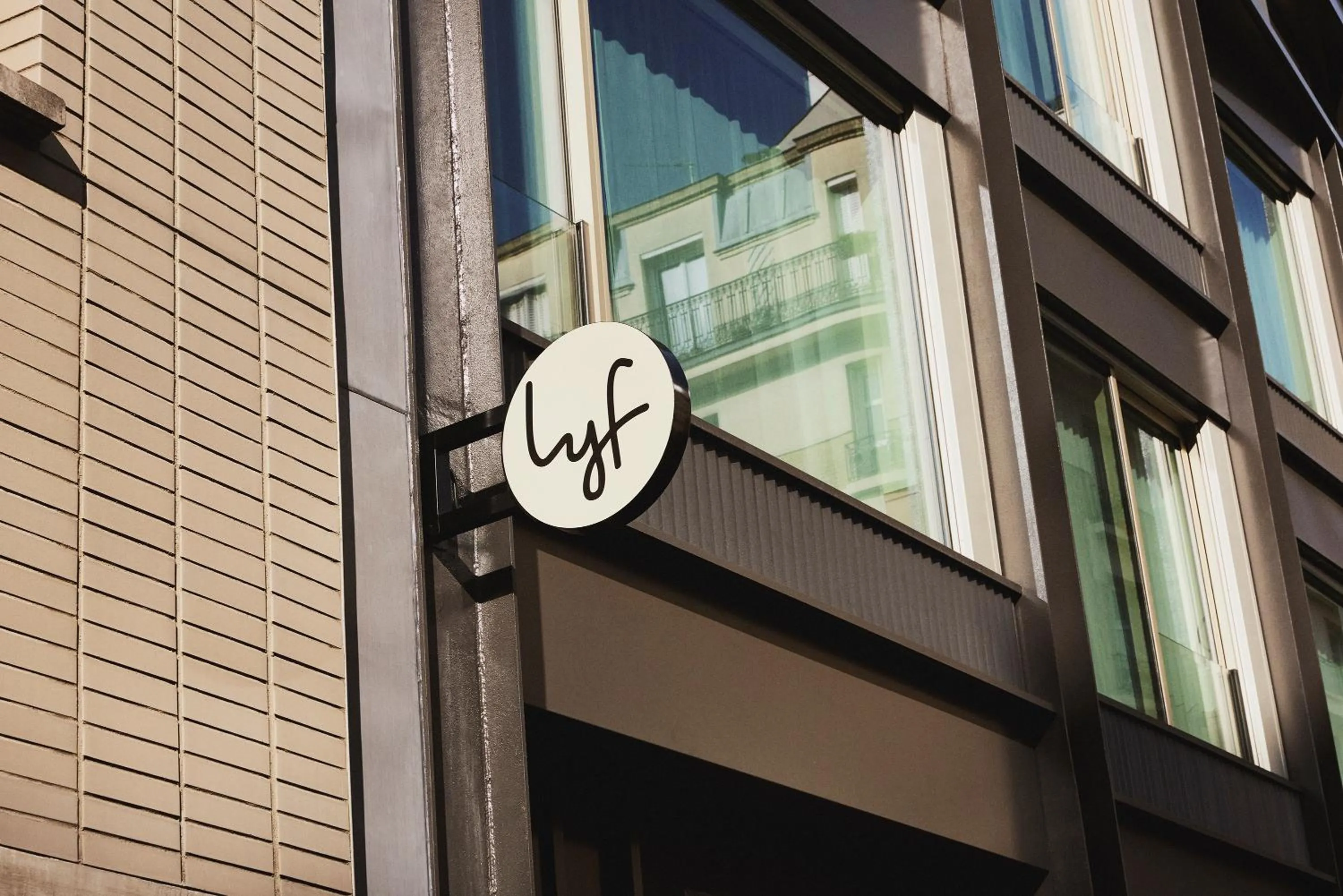 Facade/entrance in lyf Gambetta Paris