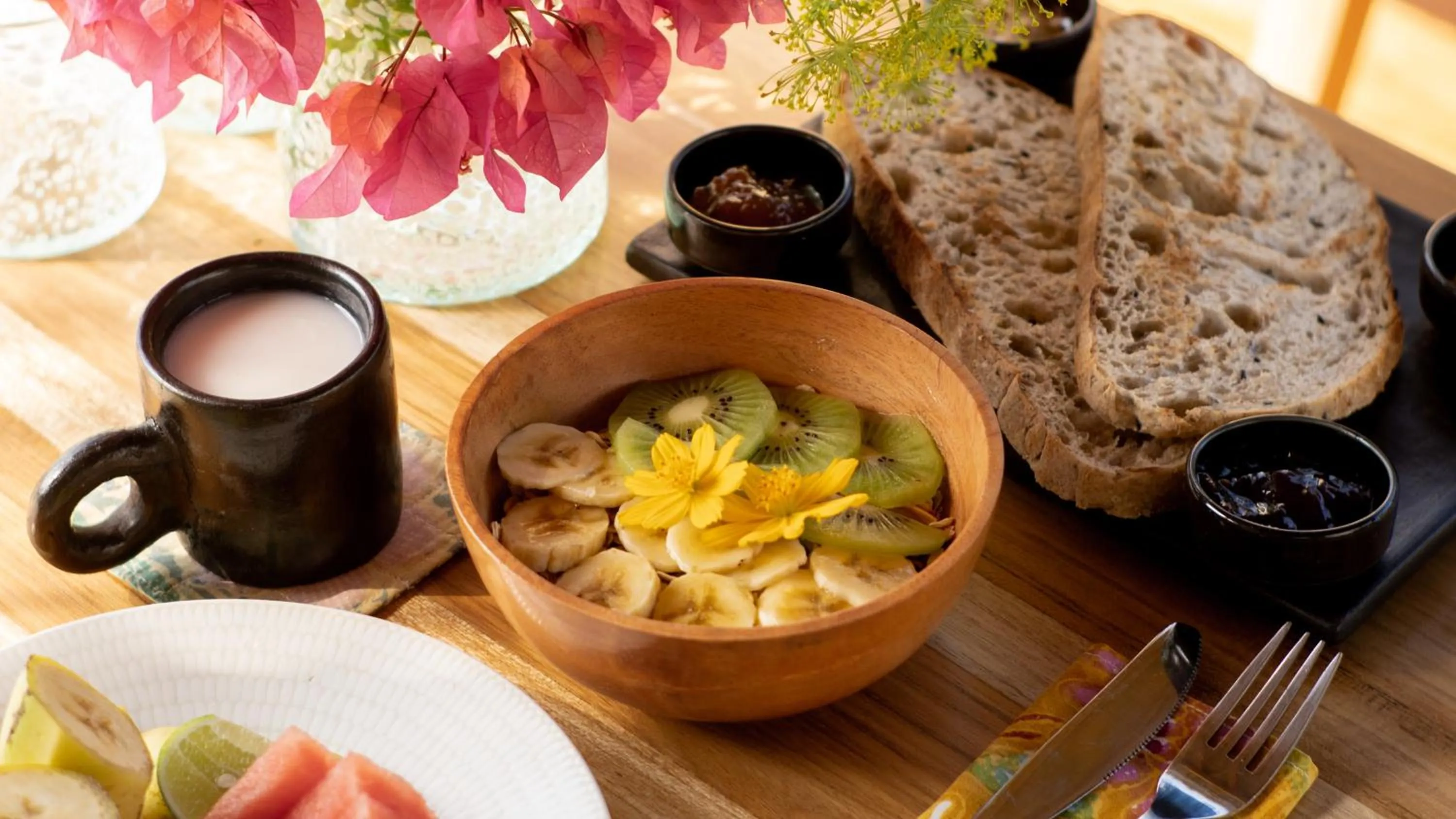 Restaurant/places to eat in Dejama Glamping Resort Lombok