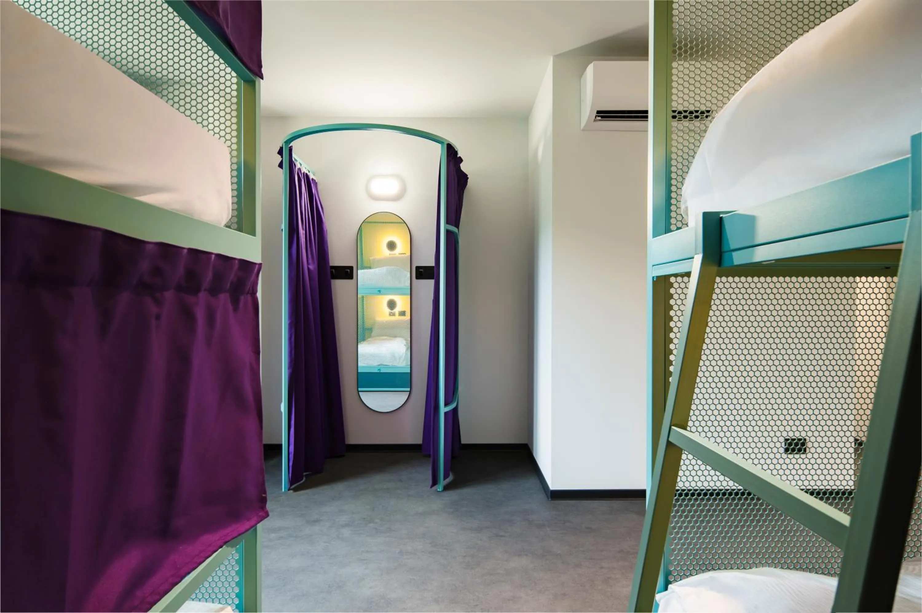 bunk bed, Bed in CX Trieste Giulia