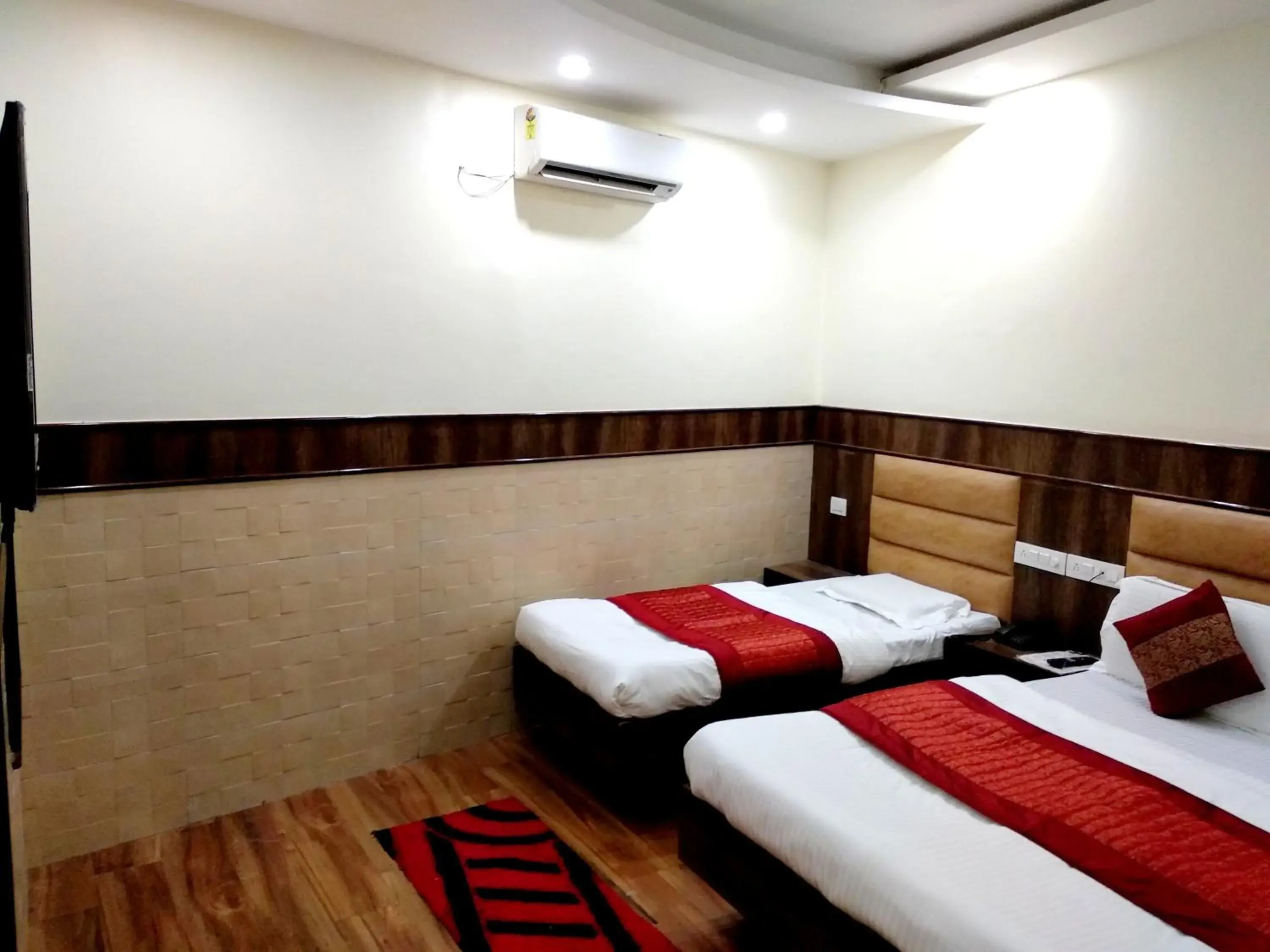 Superior Triple Room in Hotel Raghunath Superior Triple Room in Hotel Raghunath