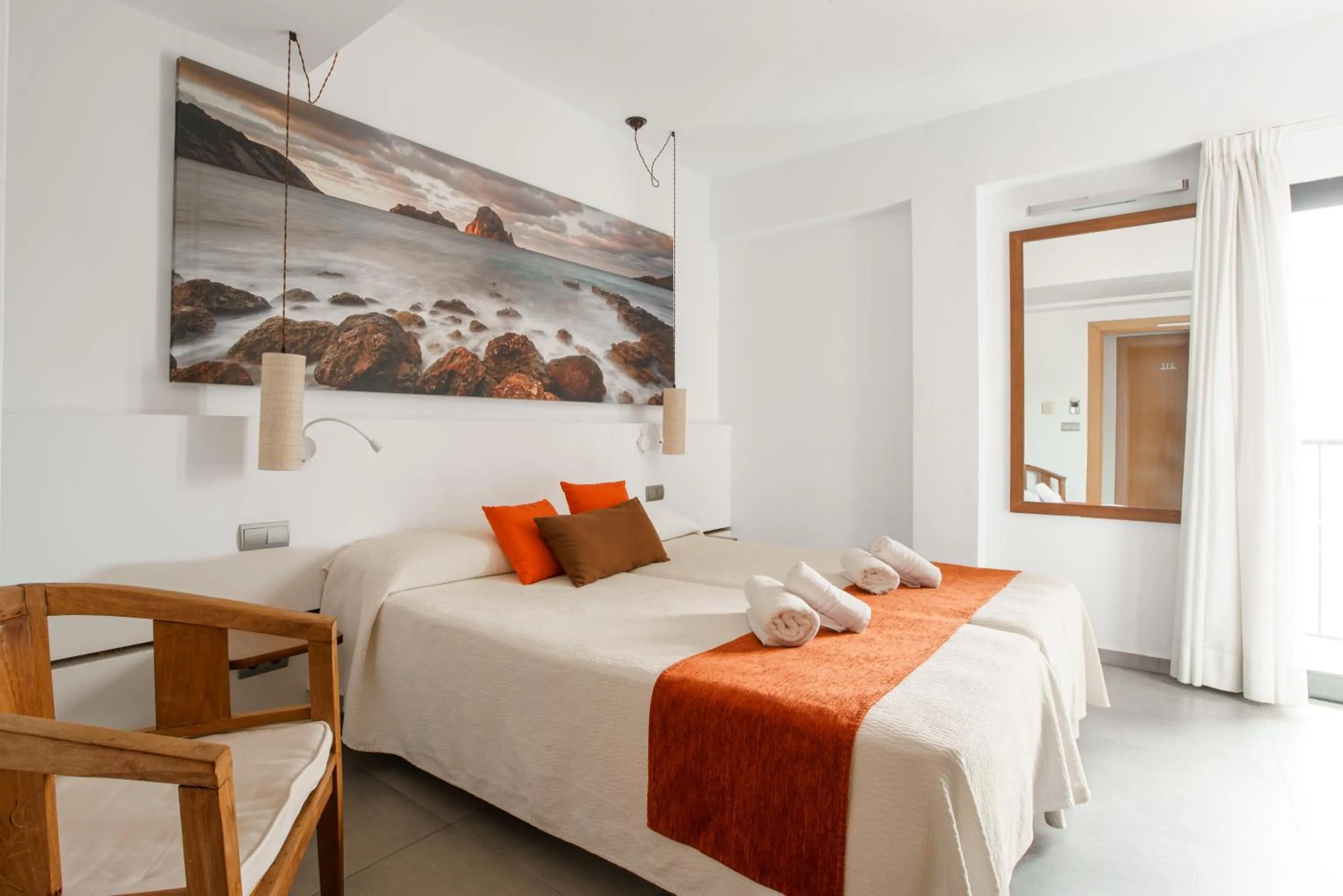 Bedroom, Bed in Hotel Florencio Ibiza