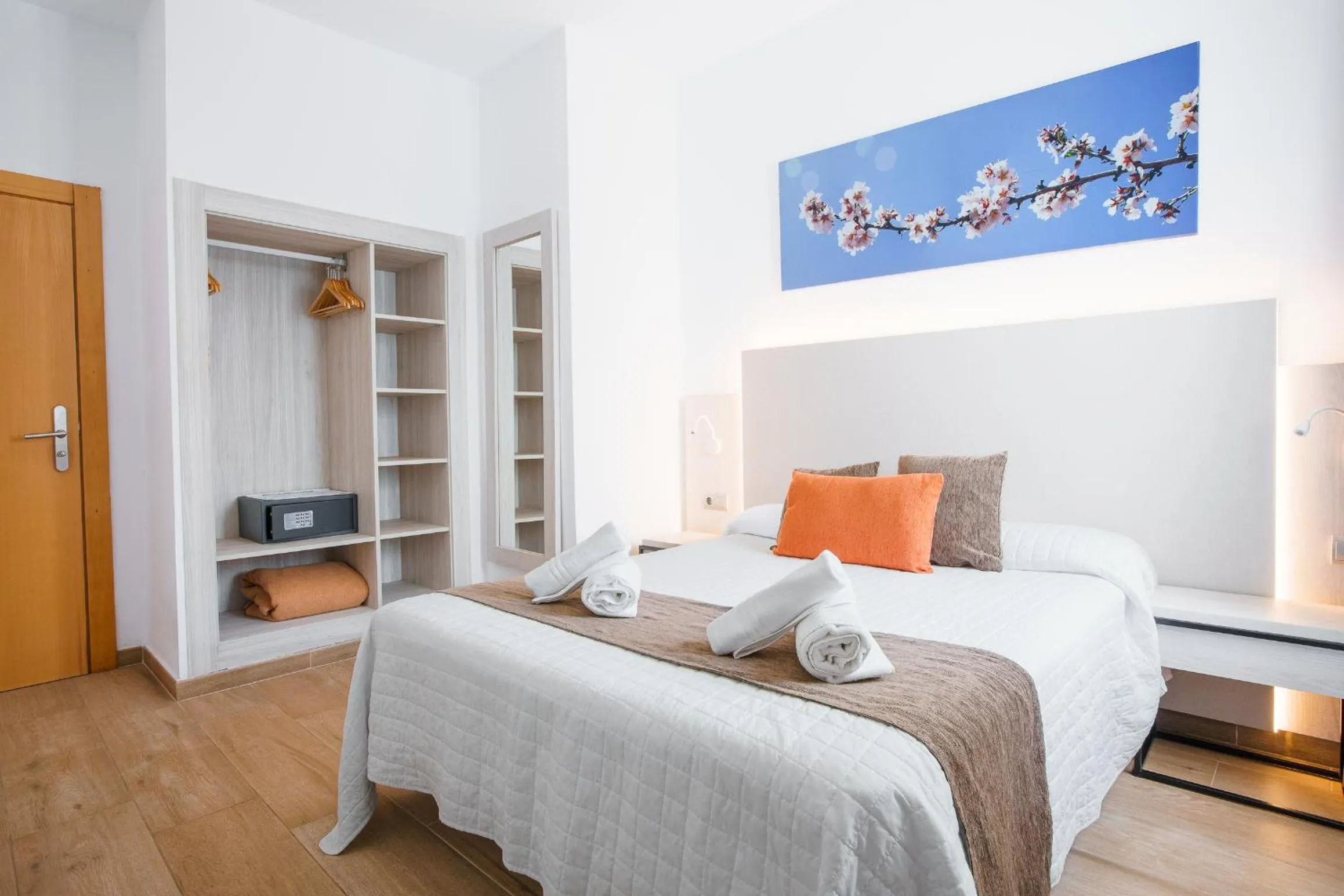 Bedroom, Bed in Hotel Florencio Ibiza