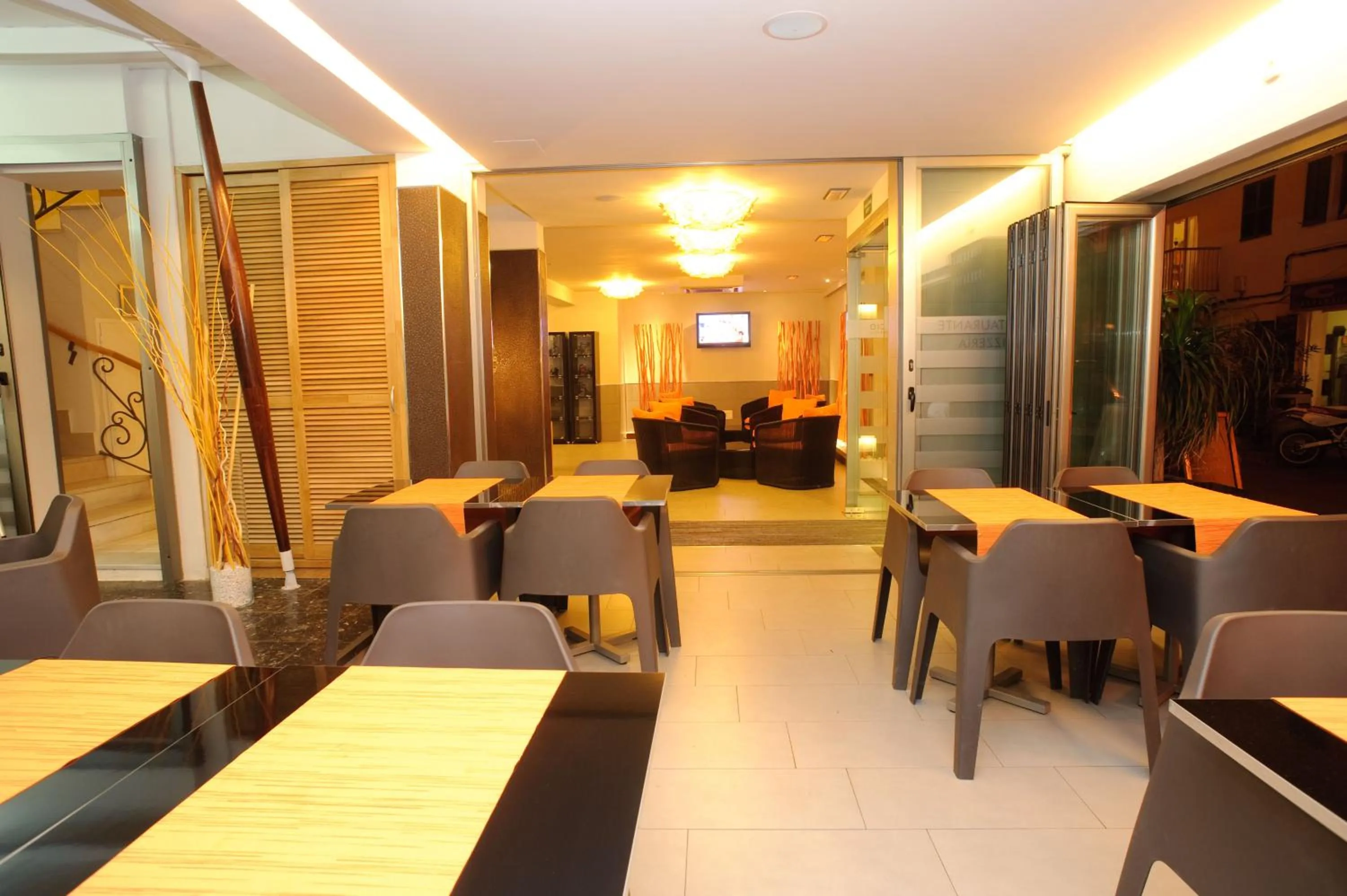 Restaurant/places to eat in Hotel Florencio Ibiza