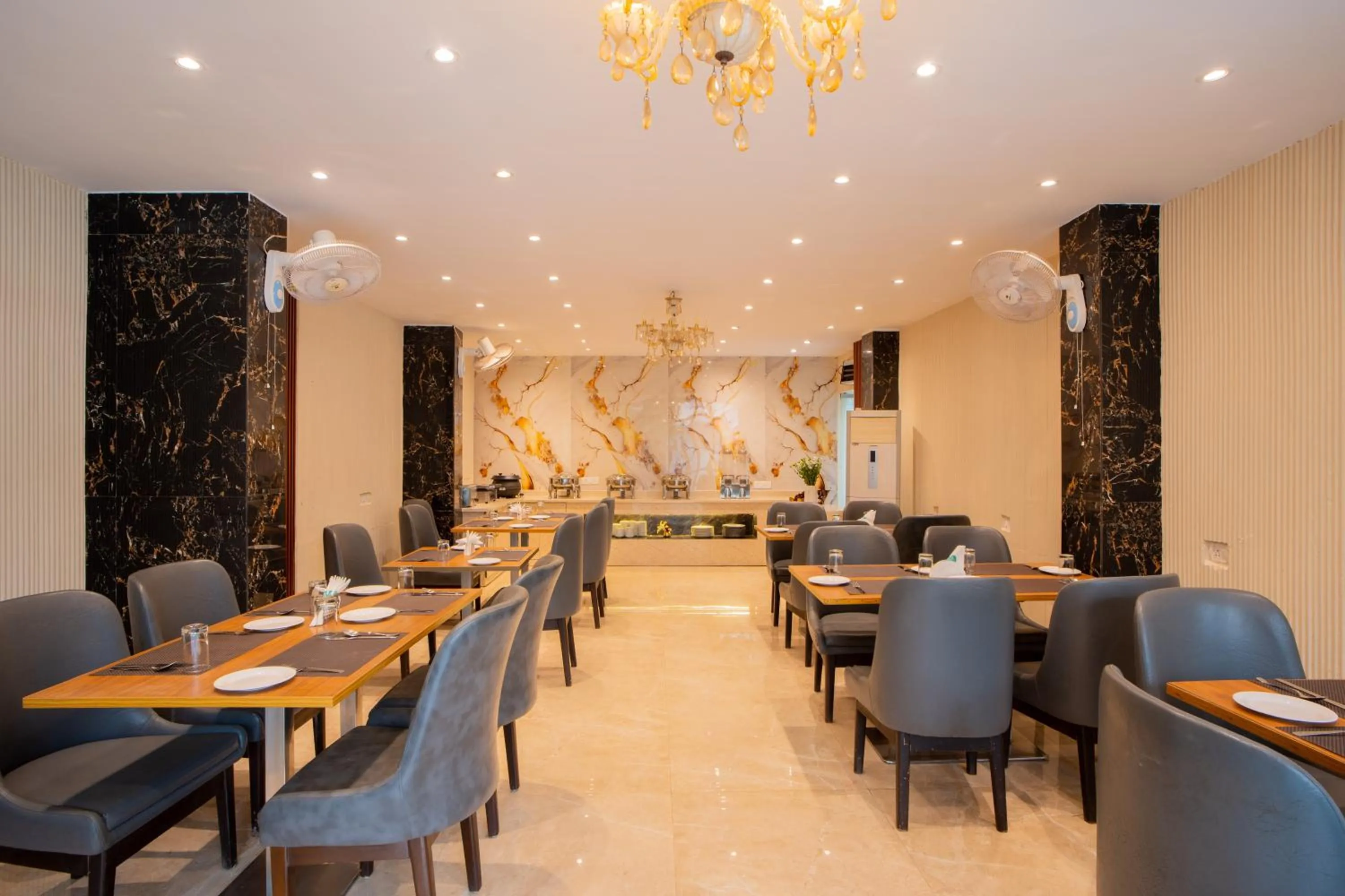 Restaurant/places to eat in Emperor Ozran by Alaya Stays