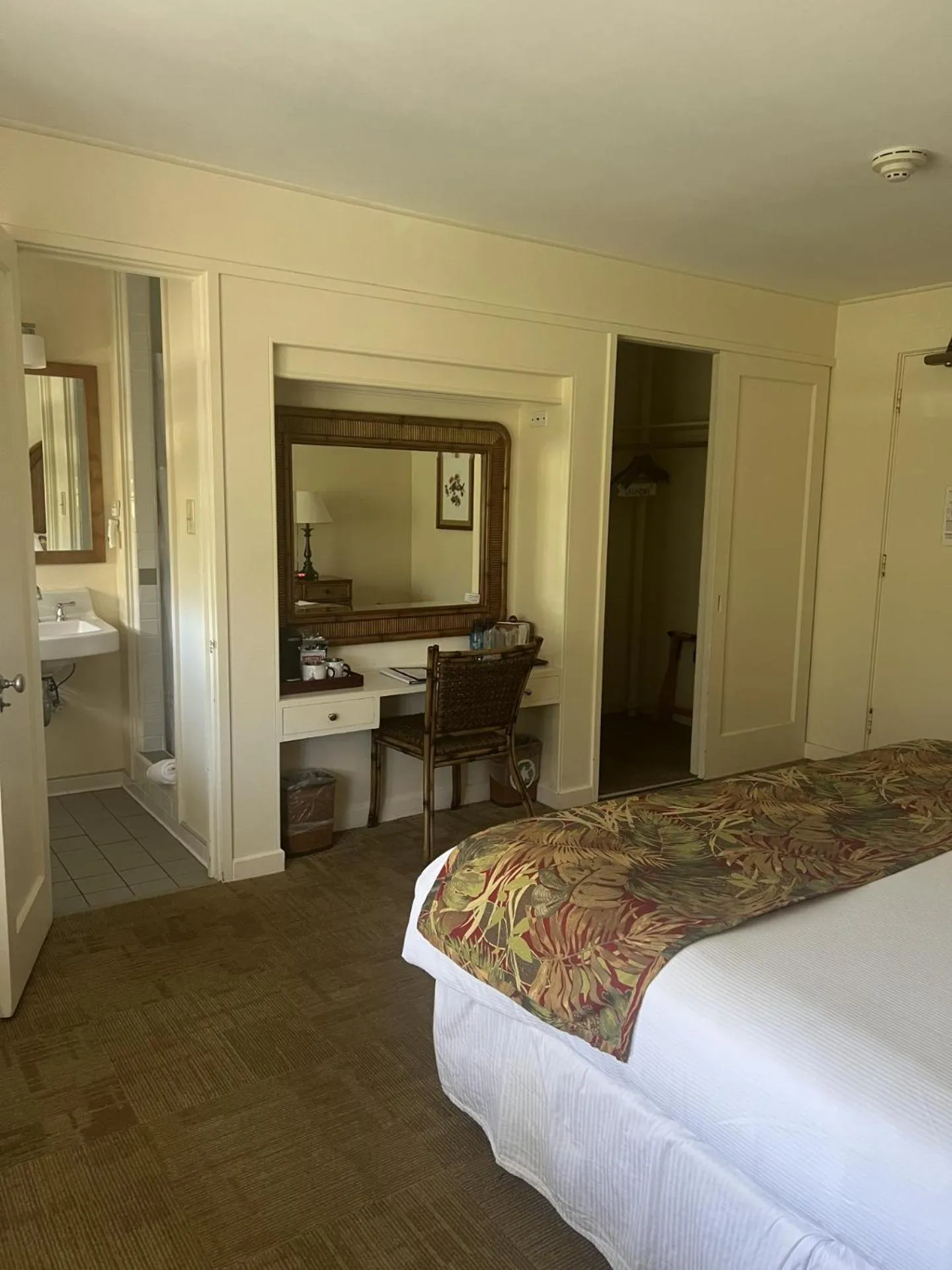 Bed in Hawaii Volcano House