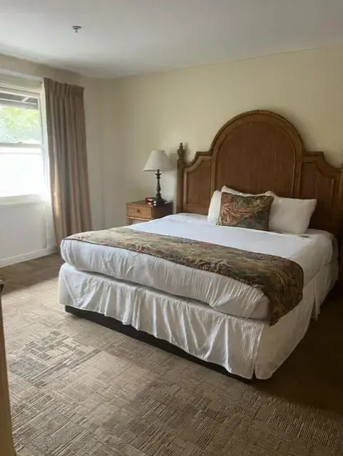 Standard Double Room in Hawaii Volcano House Standard Double Room in Hawaii Volcano House