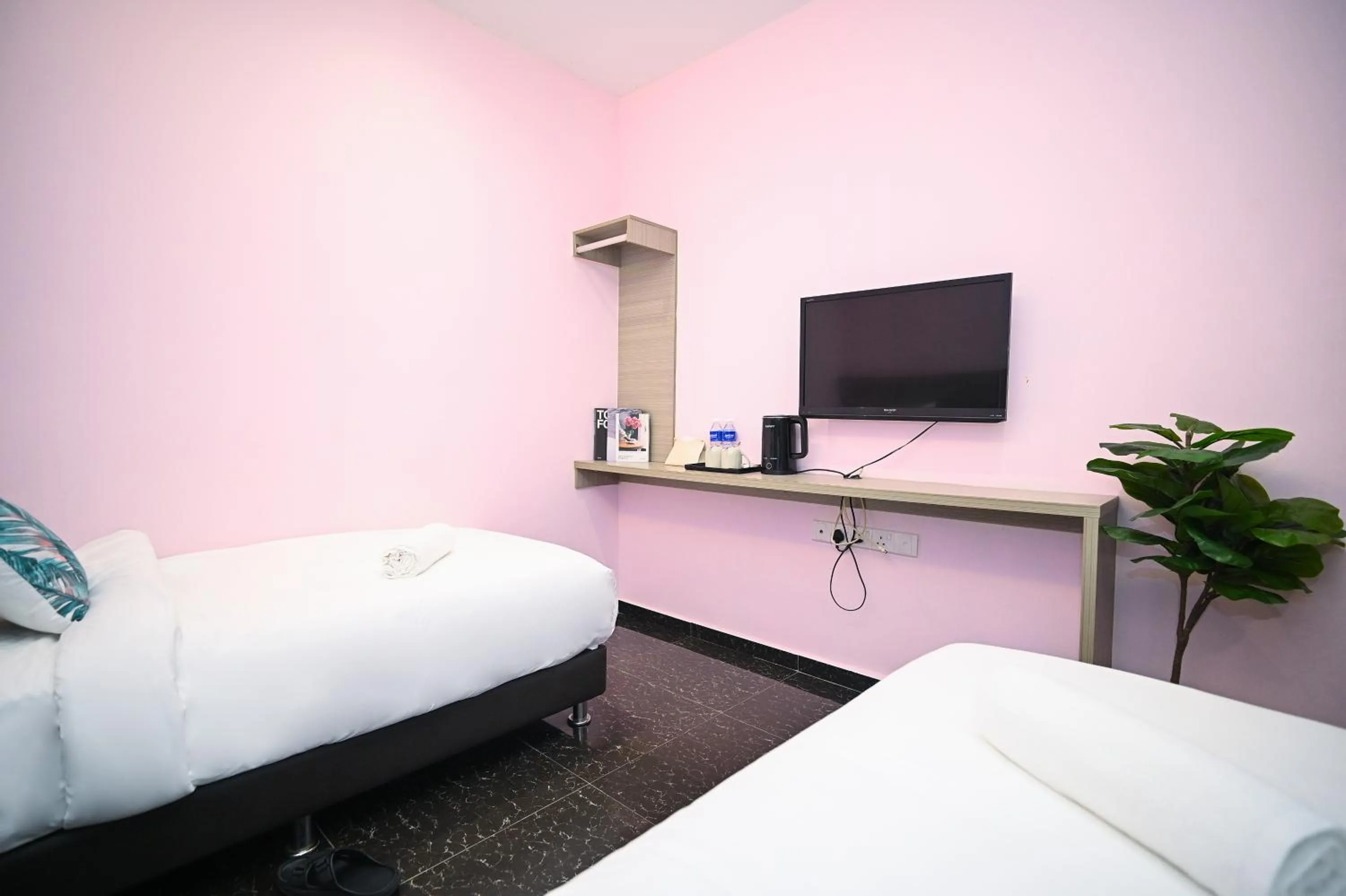 Bed in Swing & Pillows - Rawang Selangor