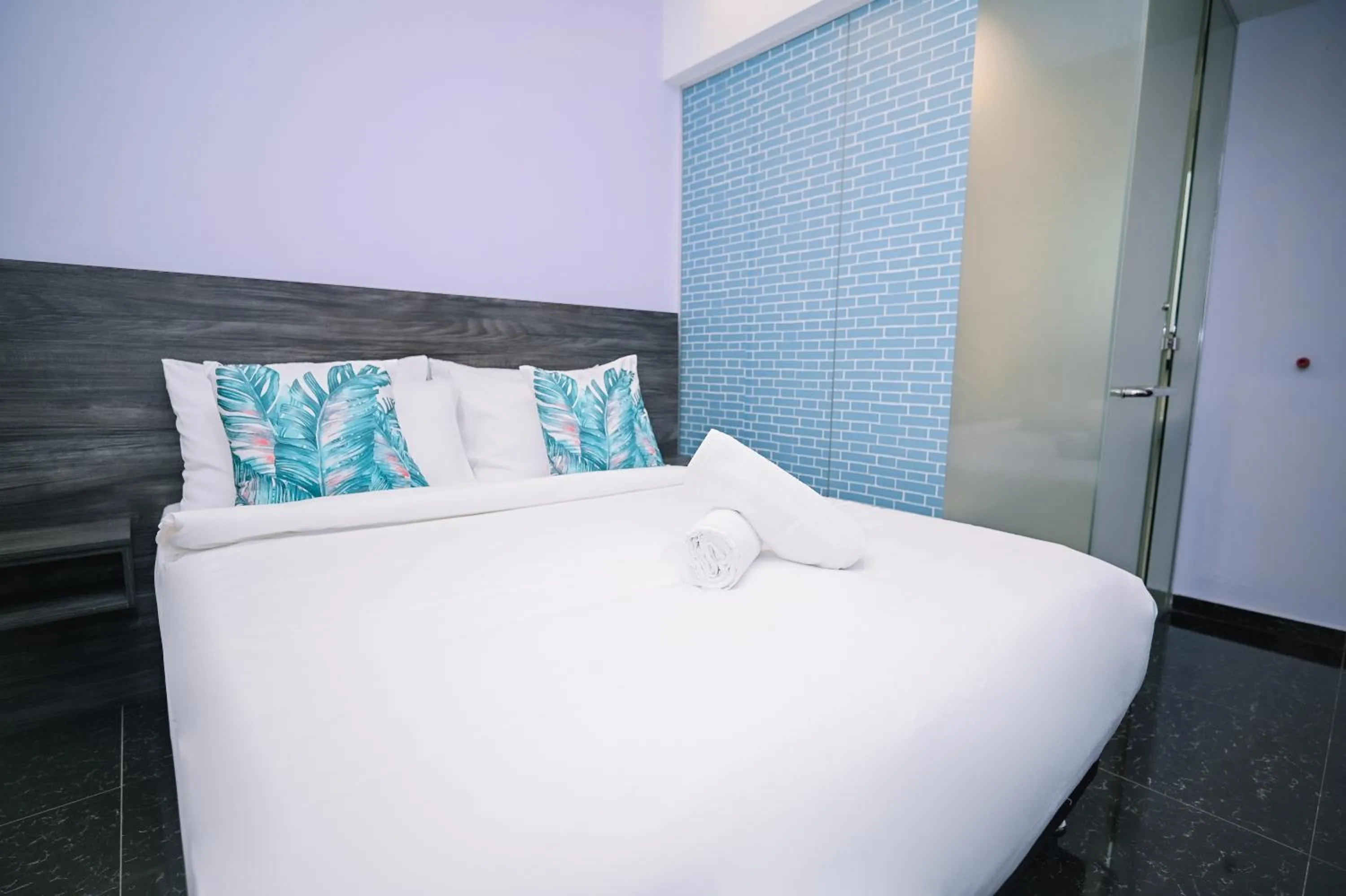 Bed in Swing & Pillows - Rawang Selangor