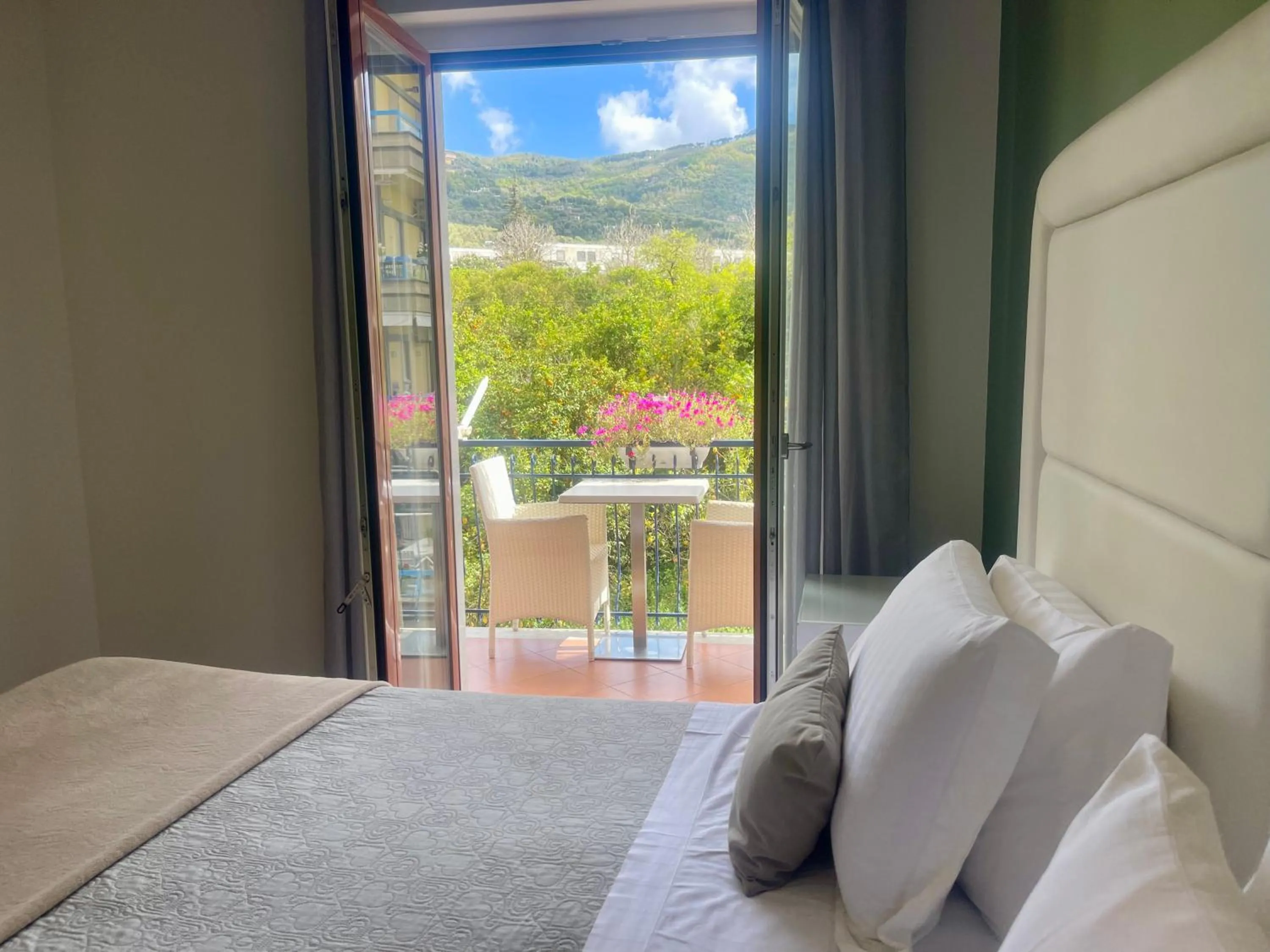 Natural landscape, Bed in Bougainvillea Relais