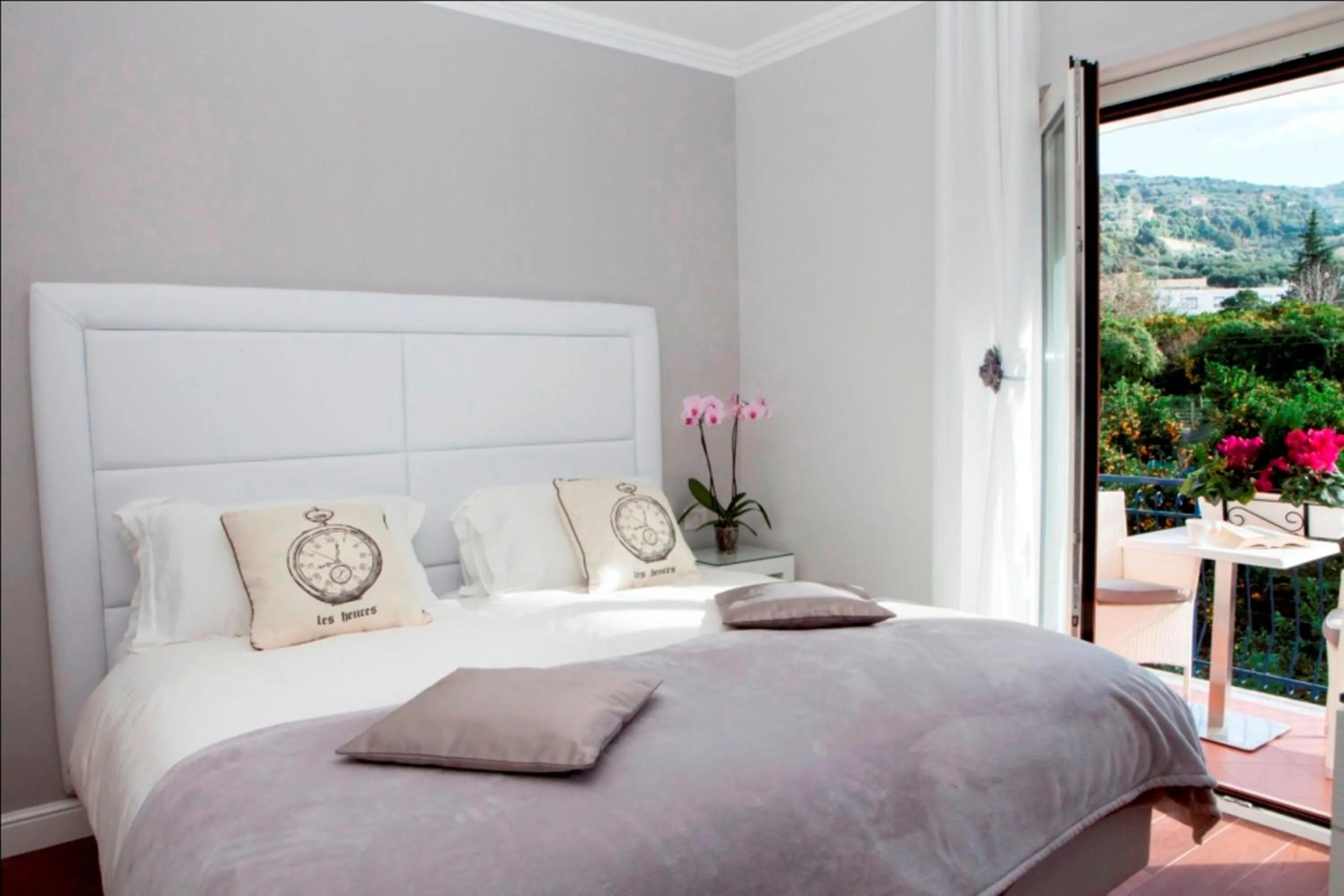 Bed in Bougainvillea Relais