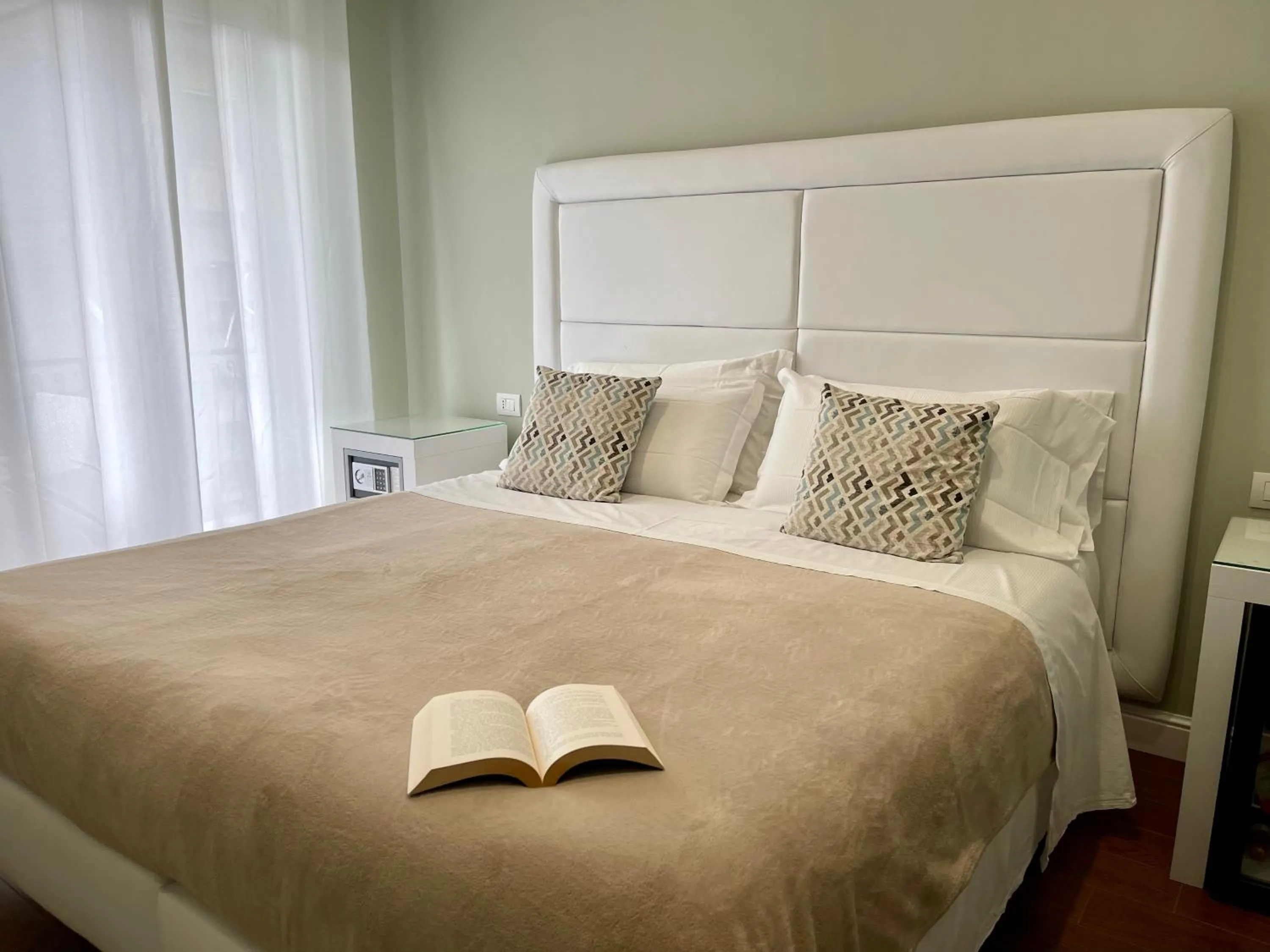 Bedroom, Bed in Bougainvillea Relais