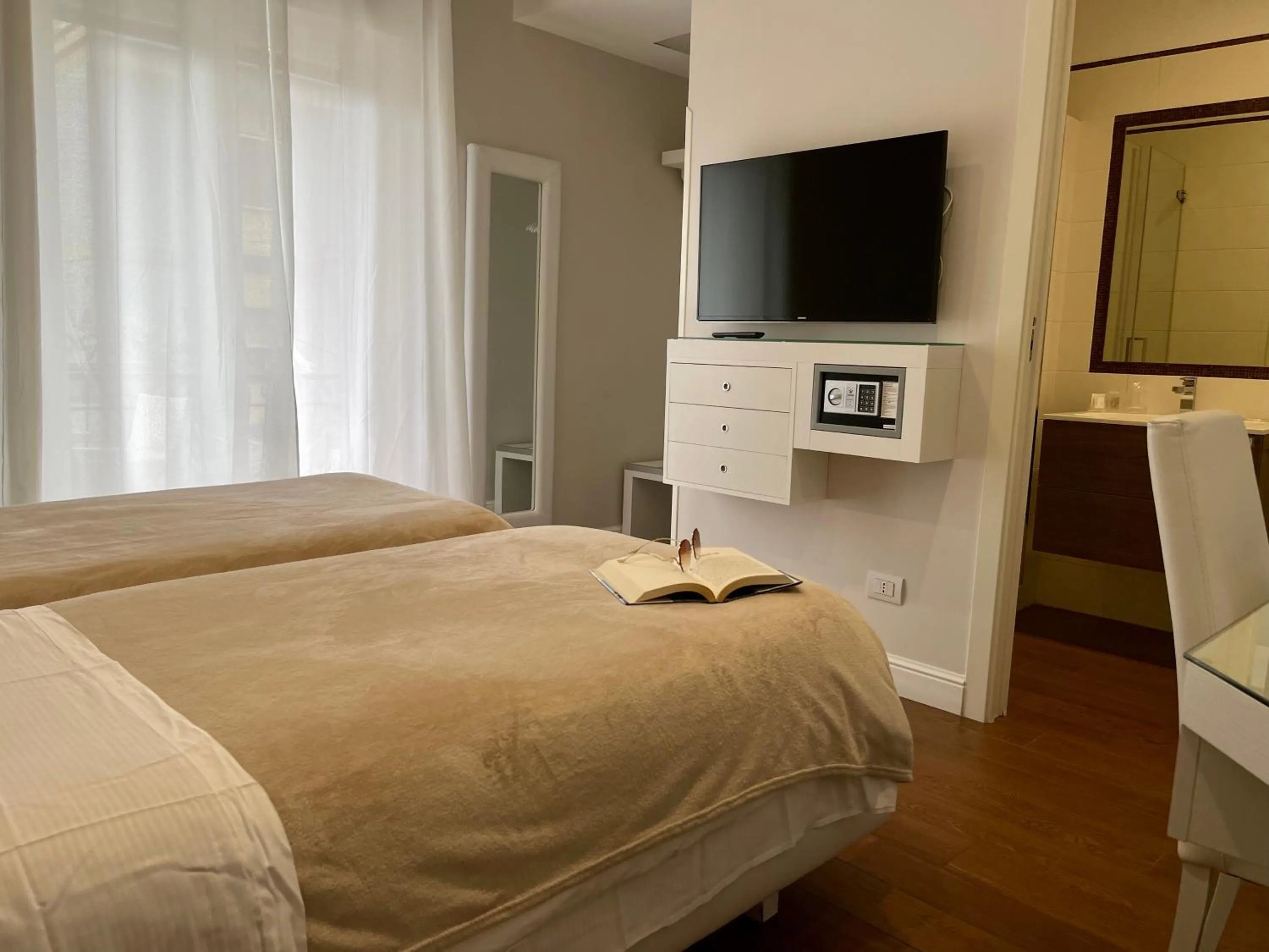 TV and multimedia, Bed in Bougainvillea Relais